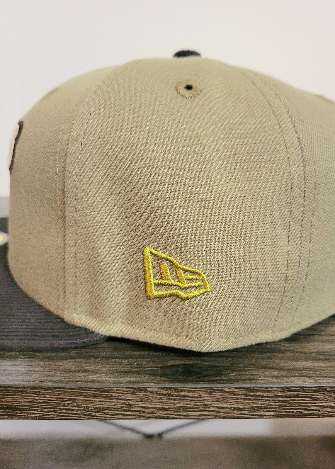 New Era *Firm* 7 3/4 San Diego Padres Corduroy Brim Fitted Hat Size ONE SIZE - 4 Thumbnail