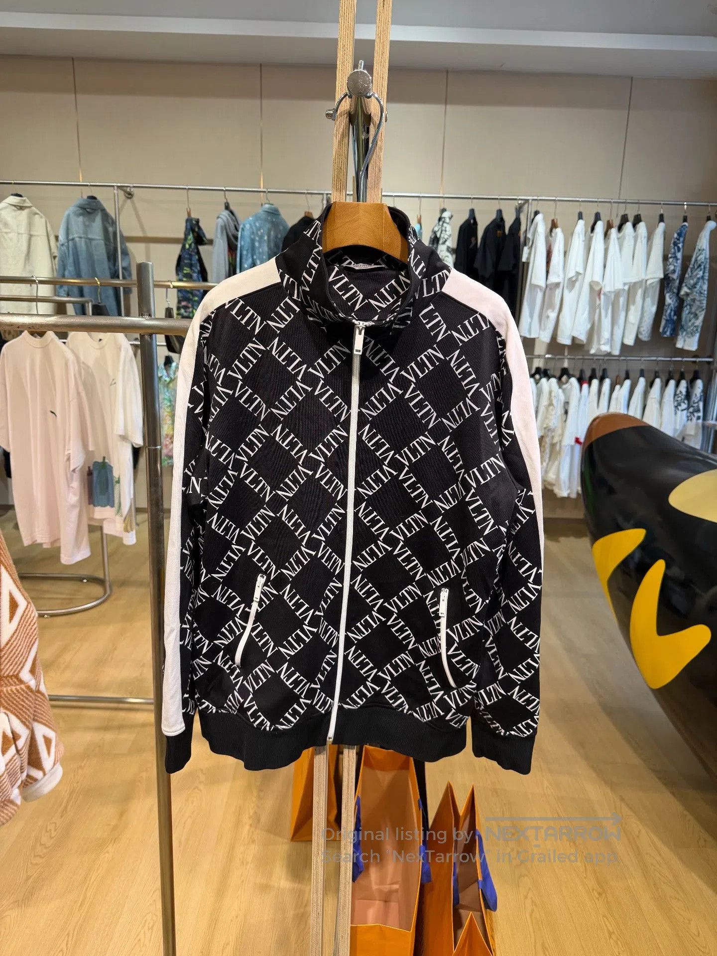 Valentino Valentino Logo Print Zip Stand Collar Jacket. Size US S / EU 44-46 / 1 - 1 Thumbnail