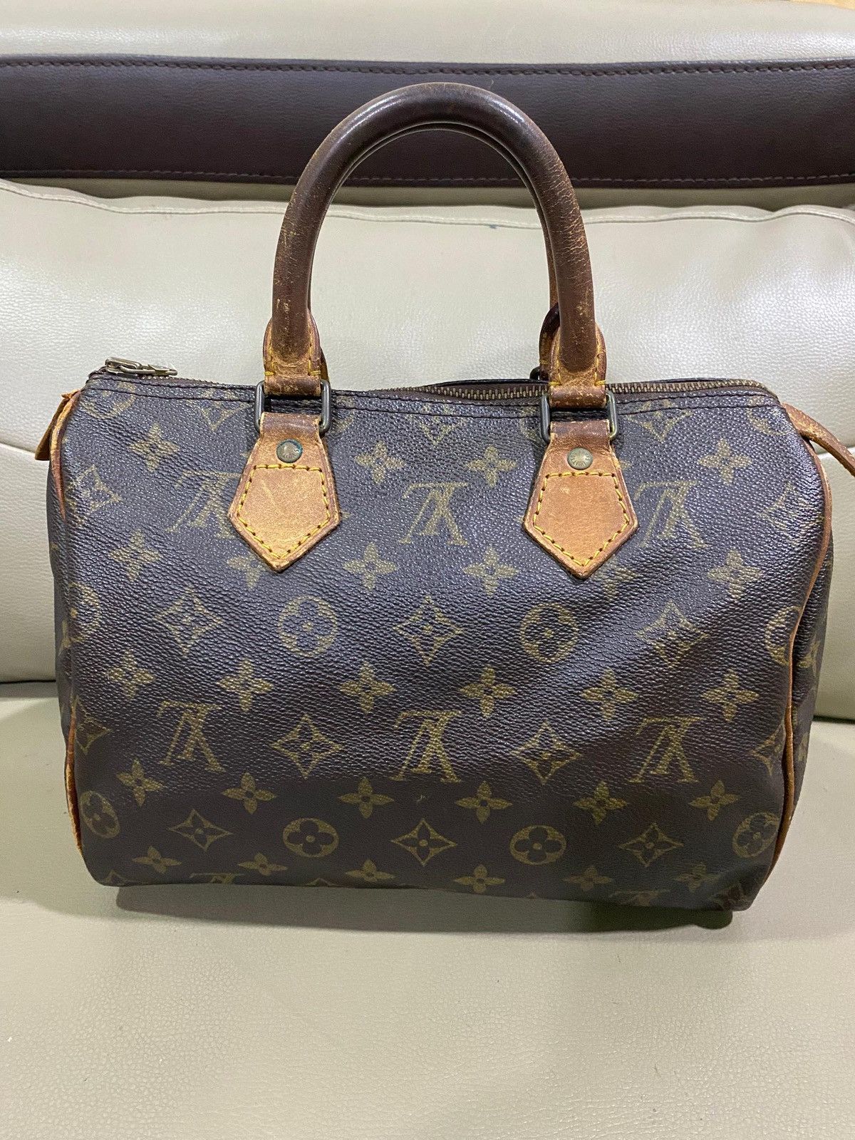 Authentic Vintage Louis Vuitton Monogram Speedy 30