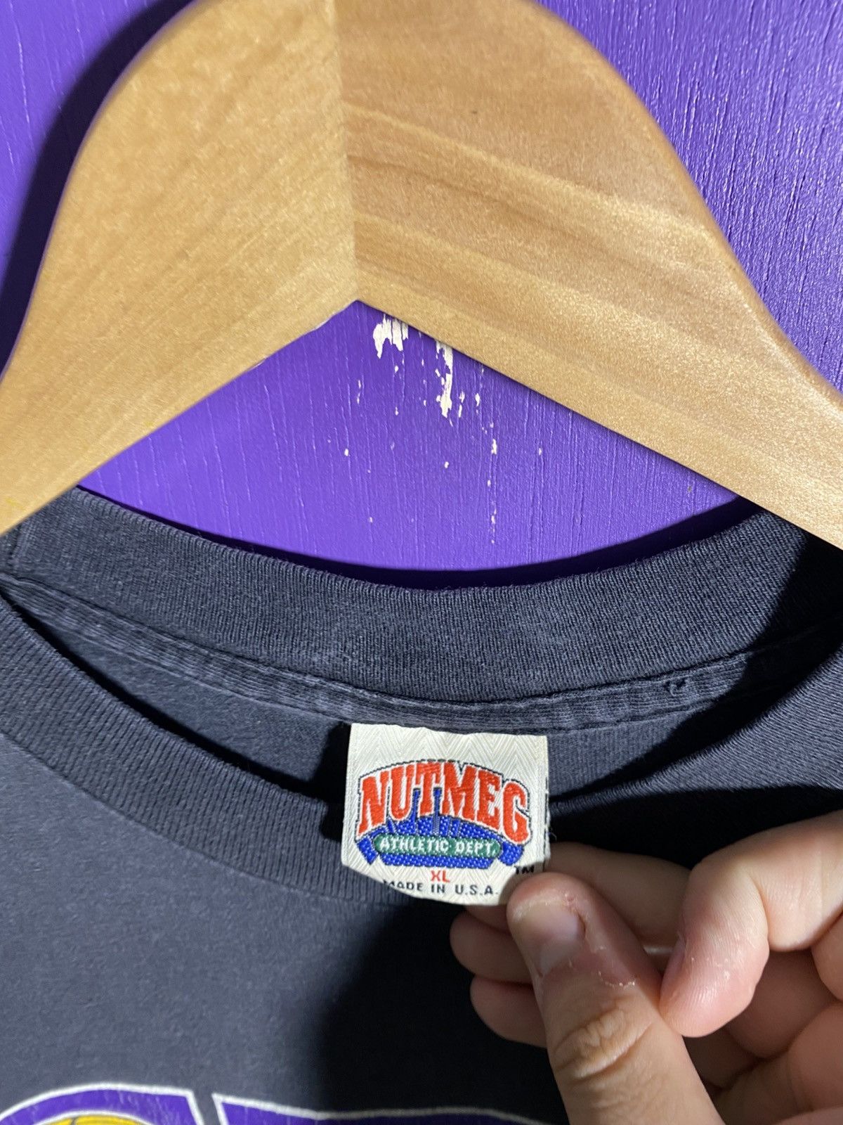 NBA × Nutmeg × Vintage Vintage 90s Nutmeg Lakers magic Johnson t-shirt Size US XL / EU 56 / 4 - 4 Thumbnail