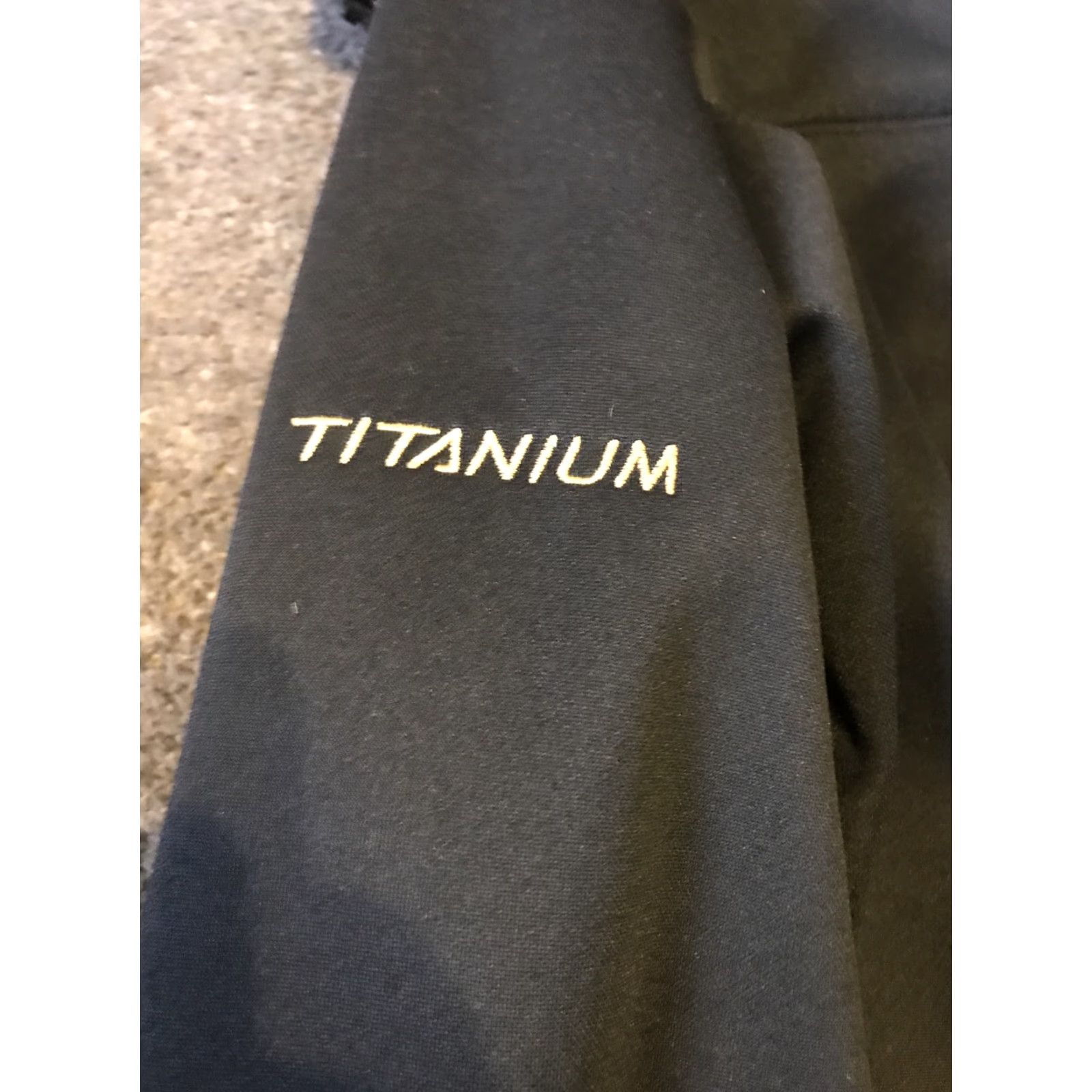 Vintage COLUMBIA Titanium Full Zip THERMO TOP Jacket Mens S Black Parka Jumper Fleece Size S Size US S / EU 44-46 / 1 - 5 Thumbnail