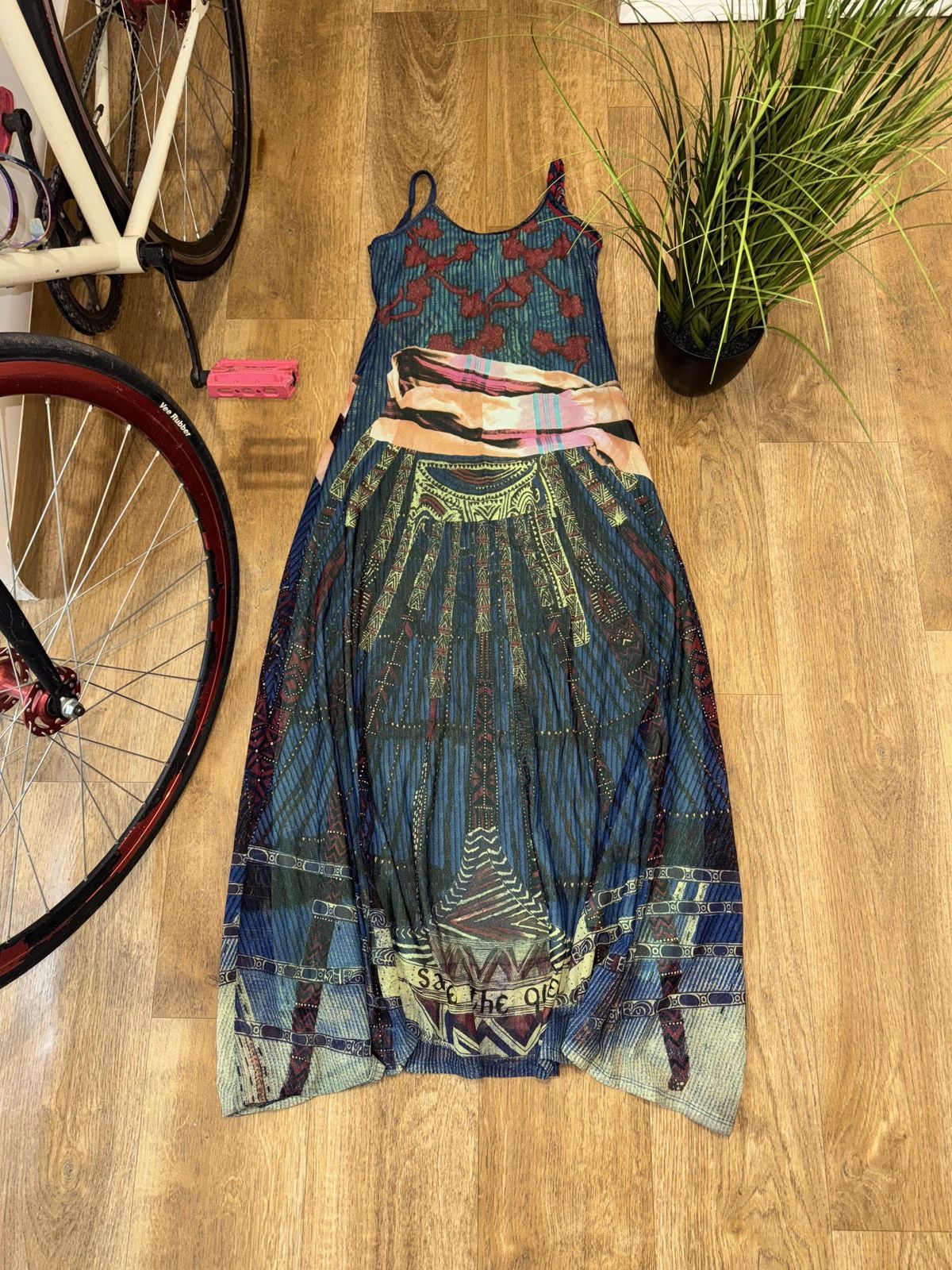 Vintage VINTAGE SAVE THE QUEEN! 2000s PRINTED MAXI DRESS Size XL / US 12-14 / IT 48-50 - 1 Thumbnail