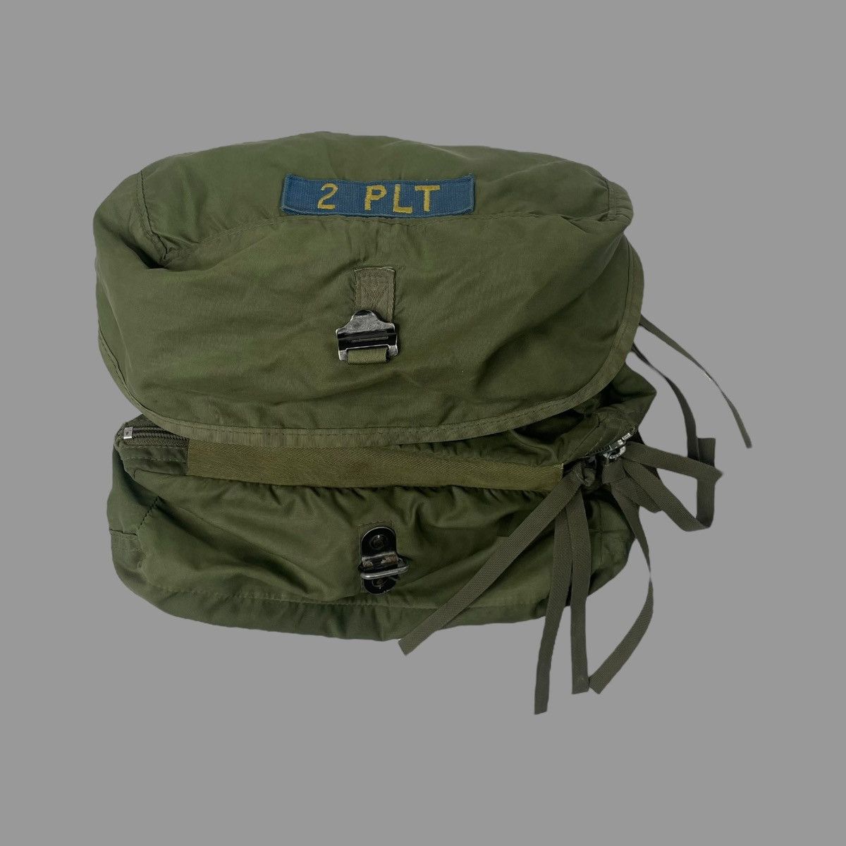 Vintage Vintage 1980s military combat bag Size ONE SIZE - 1 Thumbnail
