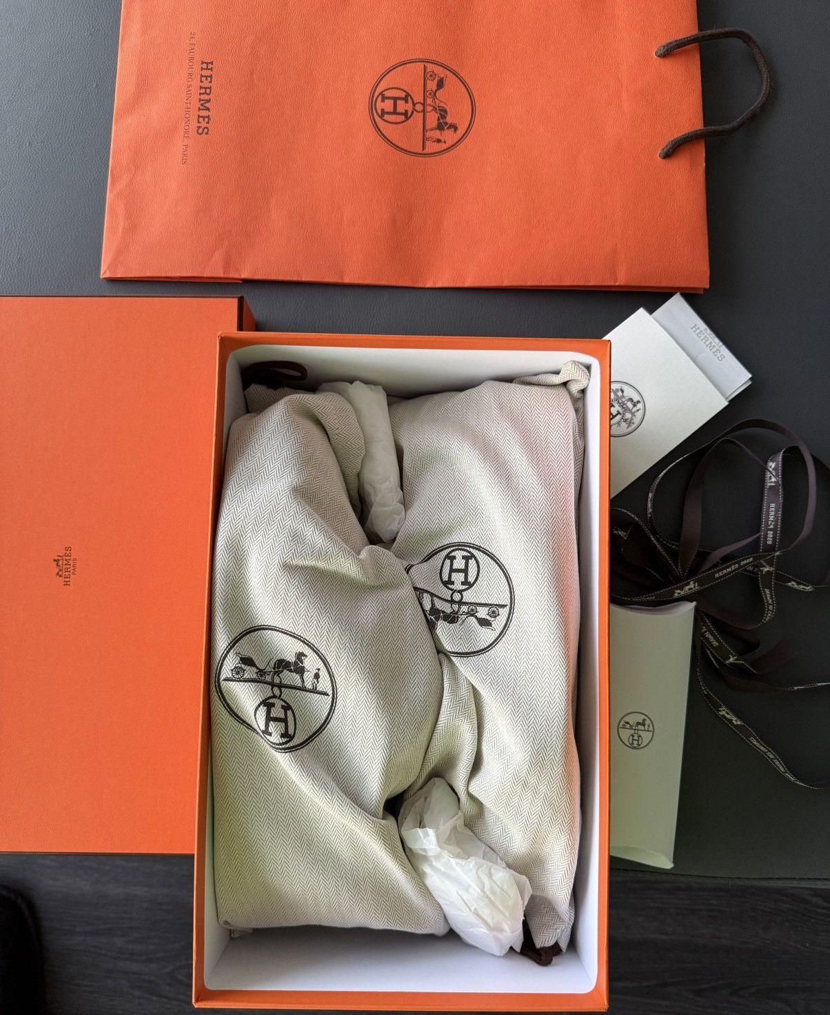 Hermes Brand New Hermes H Logo Leather Sneaker Full Set Size US 10.5 / EU 43-44 - 20 Thumbnail