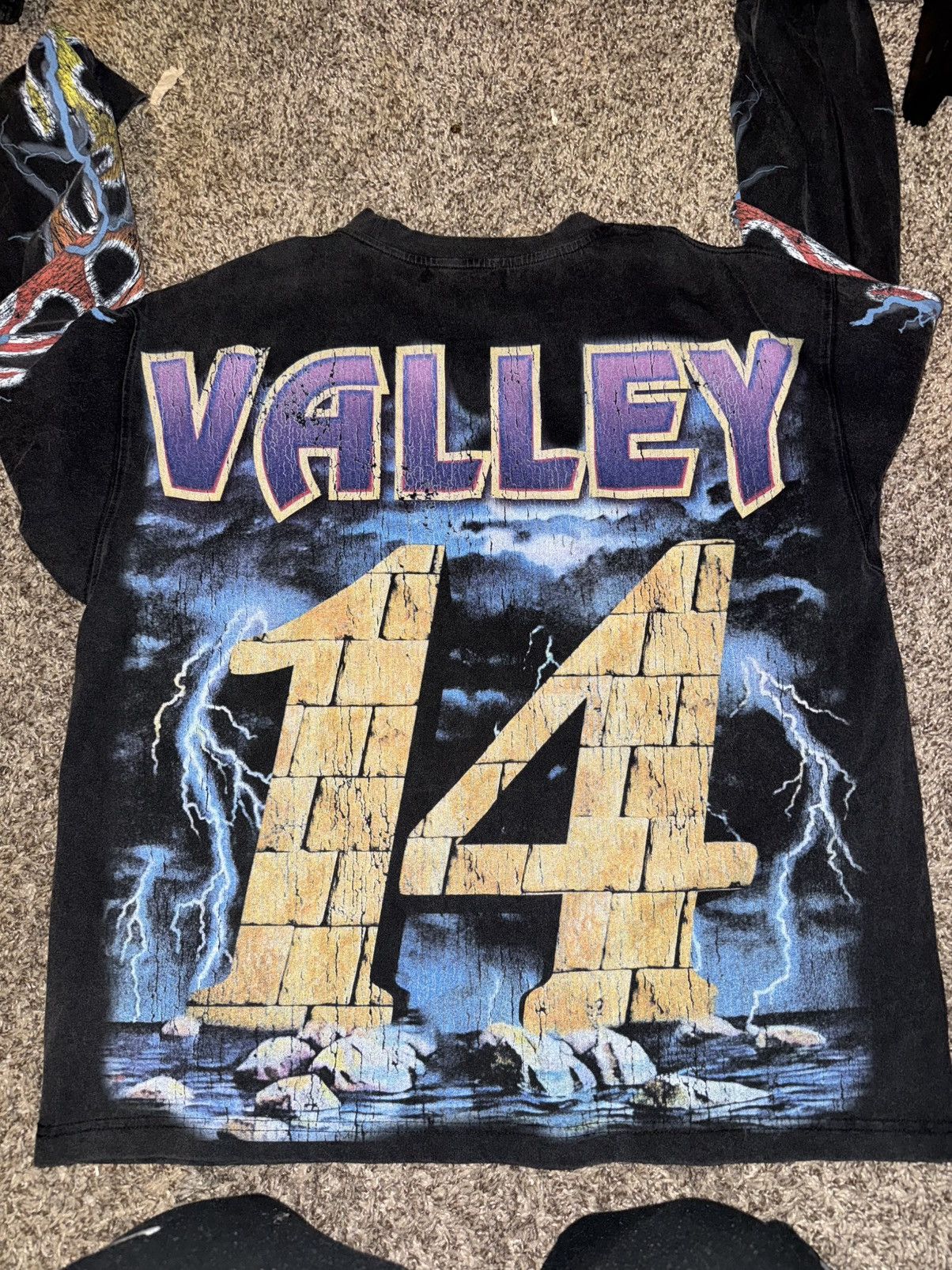 Vale Vale long sleeve teeshirt Size US XL / EU 56 / 4 - 5 Thumbnail