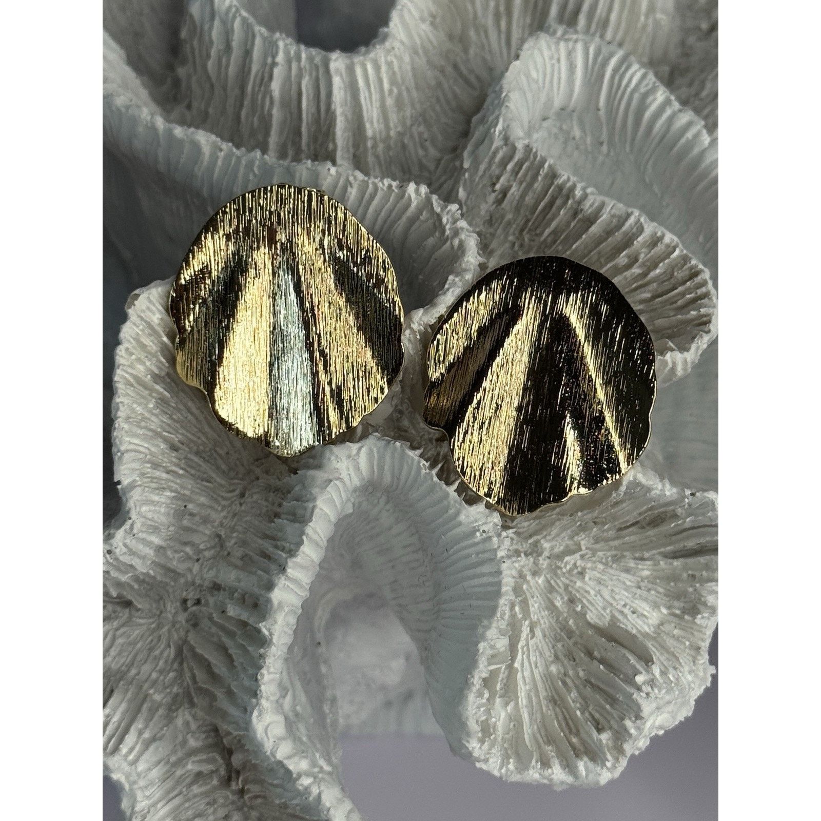 Jewelry UNIQUE GOLD PLATED EARRINGS LENGTH 1.15 INCH Size ONE SIZE - 3 Thumbnail