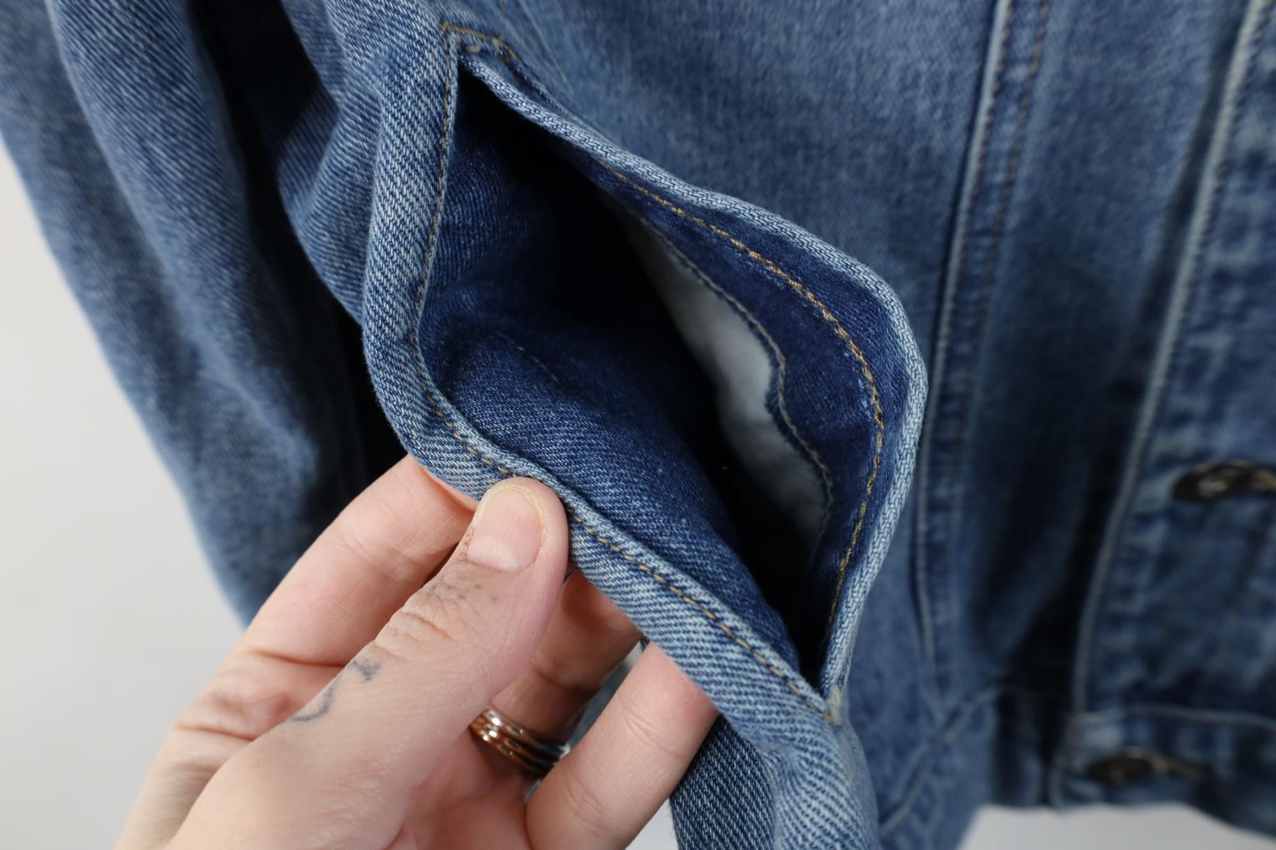 Vintage Vintage 90s Y2K Hotel Casino Denim Jean Trucker Jacket Blue Size US L / EU 52-54 / 3 - 6 Thumbnail