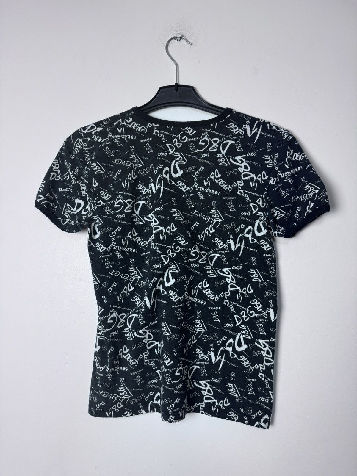 Dolce & Gabbana 00s D&G Allover Monogram V-Neck Tee archive Luxury Designer Size M / US 6-8 / IT 42-44 - 8 Thumbnail