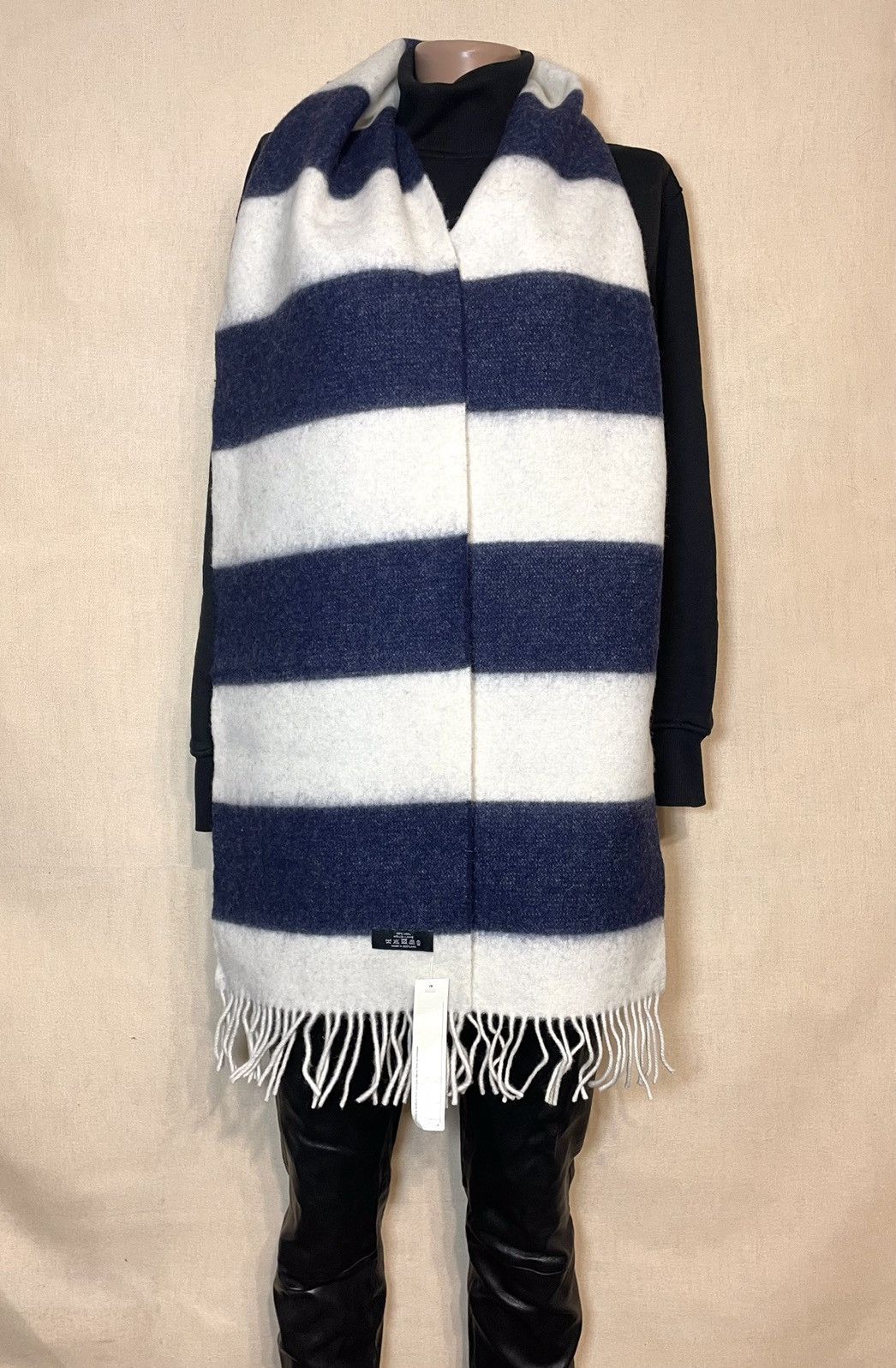 Johnstons Of Elgin Johnstons stripped white navy wool scarf Size ONE SIZE - 6 Thumbnail