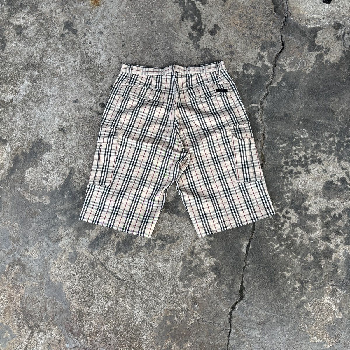 Burberry Vintage Burberry nova check Cargo short pants Size US 27 - 4 Thumbnail