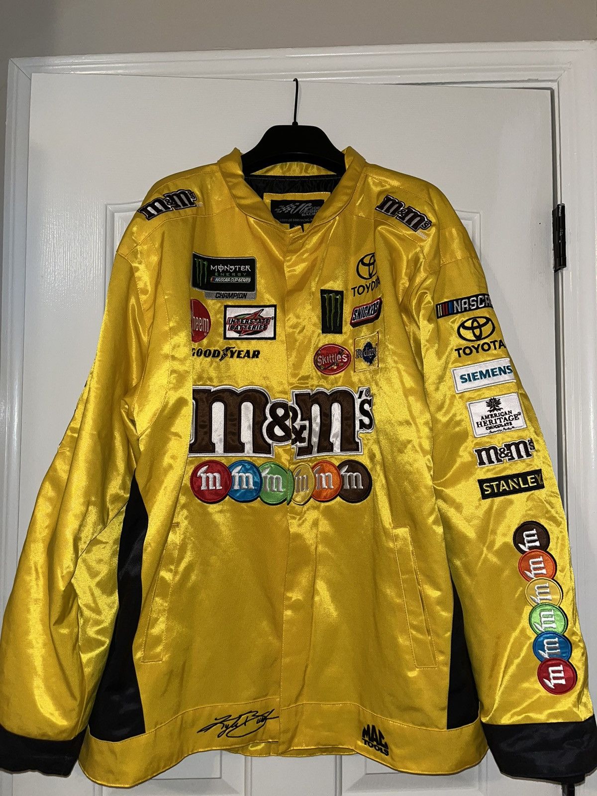 NASCAR Authentic NASCAR Kyle Busch M&M