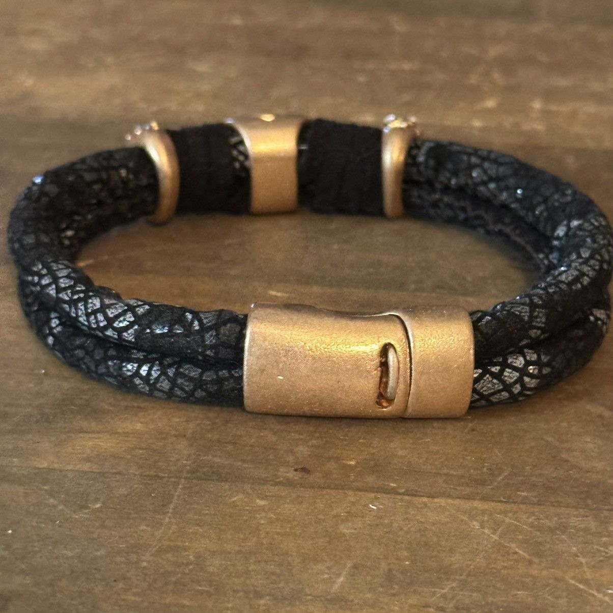 Other Soft snakeskin print gemstone bracelet Size ONE SIZE - 7 Thumbnail