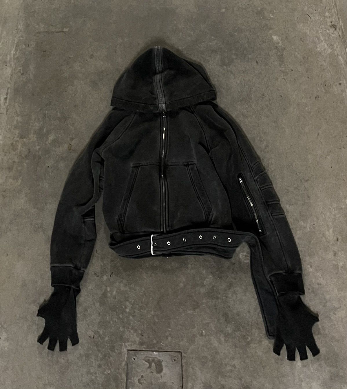 Japanese Brand zip hoodie inst: spavalderiaone opium archive