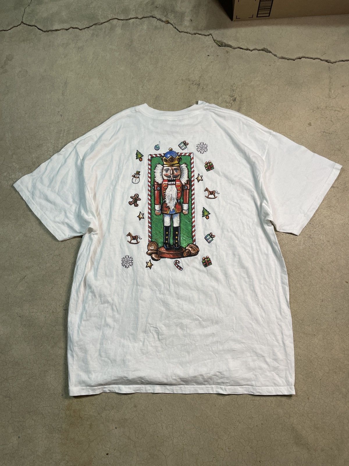 Delta VTG 90s Delta Pro Weight Nutcracker White Pocket Tee T-shirt Size US XXL / EU 58 / 5 - 1 Thumbnail