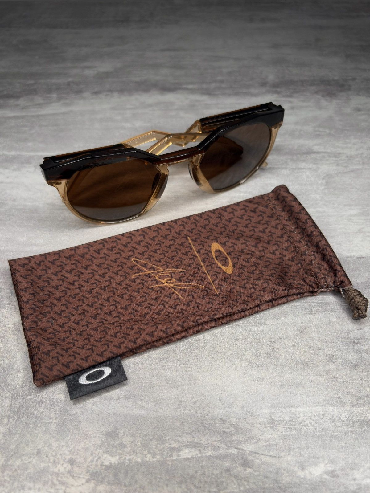 Oakley Oakley HSTN M x Kylian Mbappé Dark Amber/Light Curry Size ONE SIZE - 18 Thumbnail