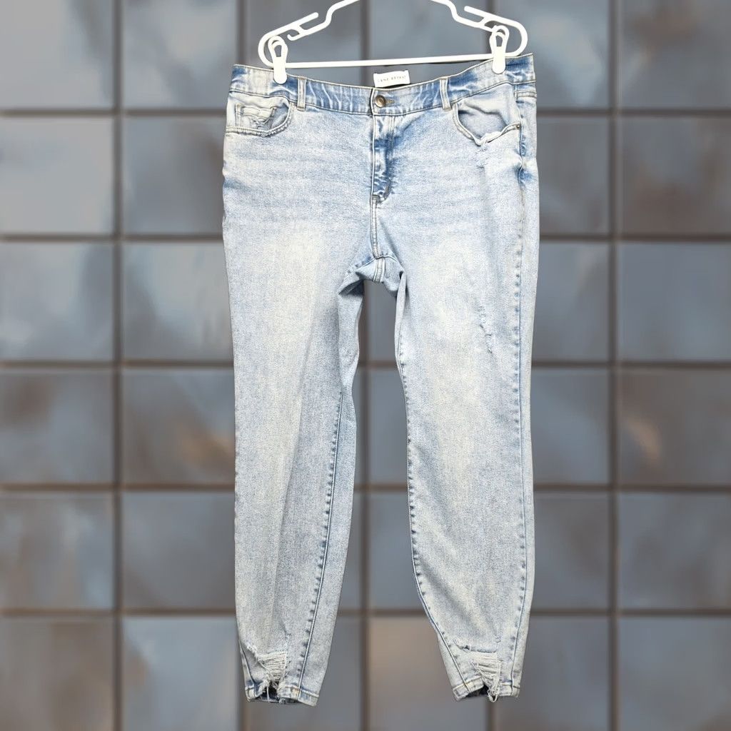 Vintage Lane Bryant Womens 18 Skinny Stretch Distressed Denim Jeans Light Wash Pants Size 40" / US 18 - 1 Thumbnail