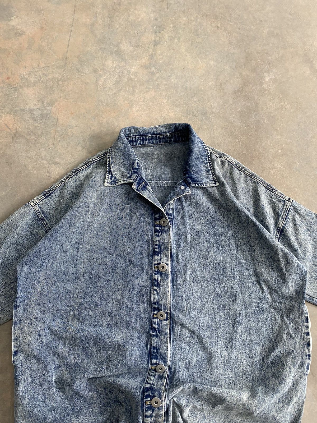 Japanese Brand × Vintage VINTAGE OVERSIZE DENIM JEANS SHIRT Size US M / EU 48-50 / 2 - 3 Thumbnail