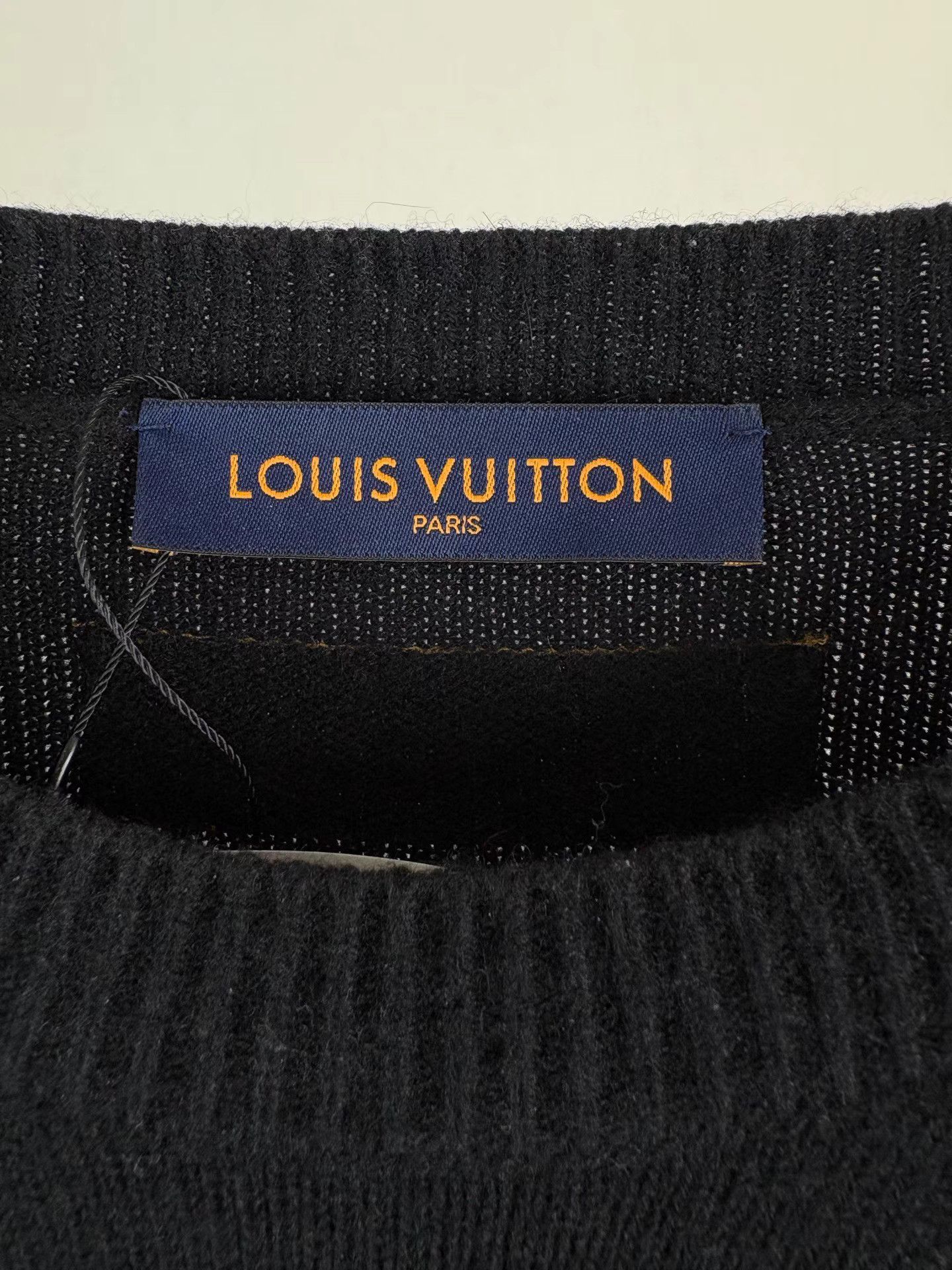 Louis Vuitton LOUIS VUITTON Cashmere Sweater With Cuff Logo K1 Size US XL / EU 56 / 4 - 3 Thumbnail