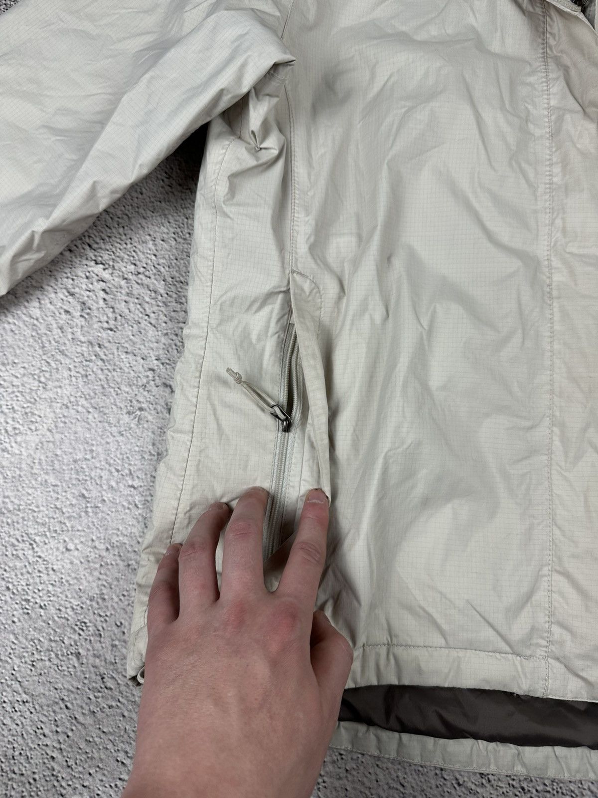 The North Face Vintage The North Face Rain Coat Puffer Jacket HyVent Washed Size M / US 6-8 / IT 42-44 - 10 Thumbnail