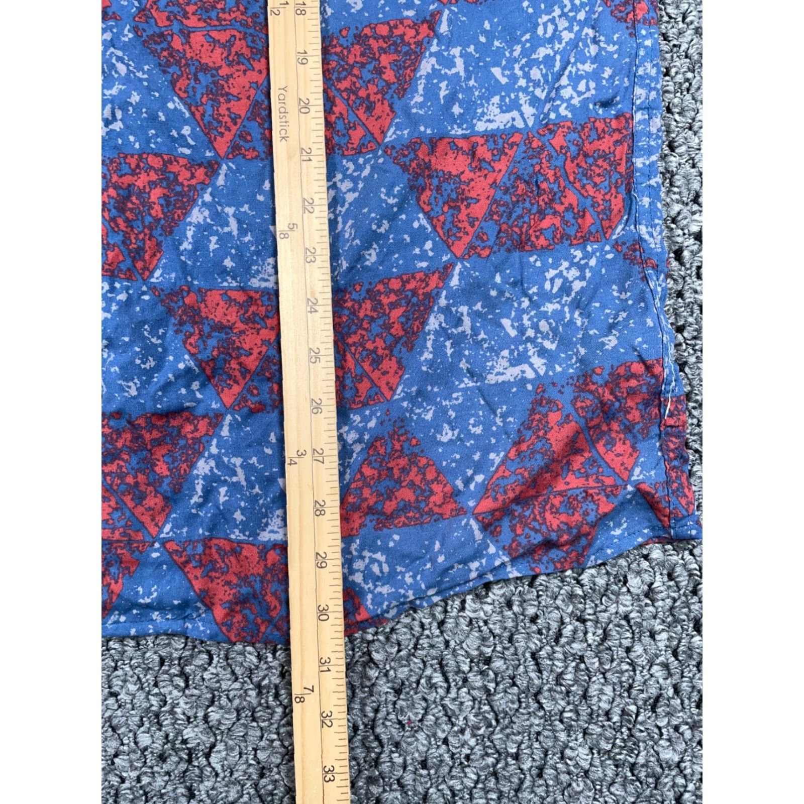 Aeropostale VINTAGE Aeropostale Short Sleeve Button Shirt Adult XL Men Blue Red Geometric Pattern 90s Casual Size US XL / EU 56 / 4 - 7 Thumbnail