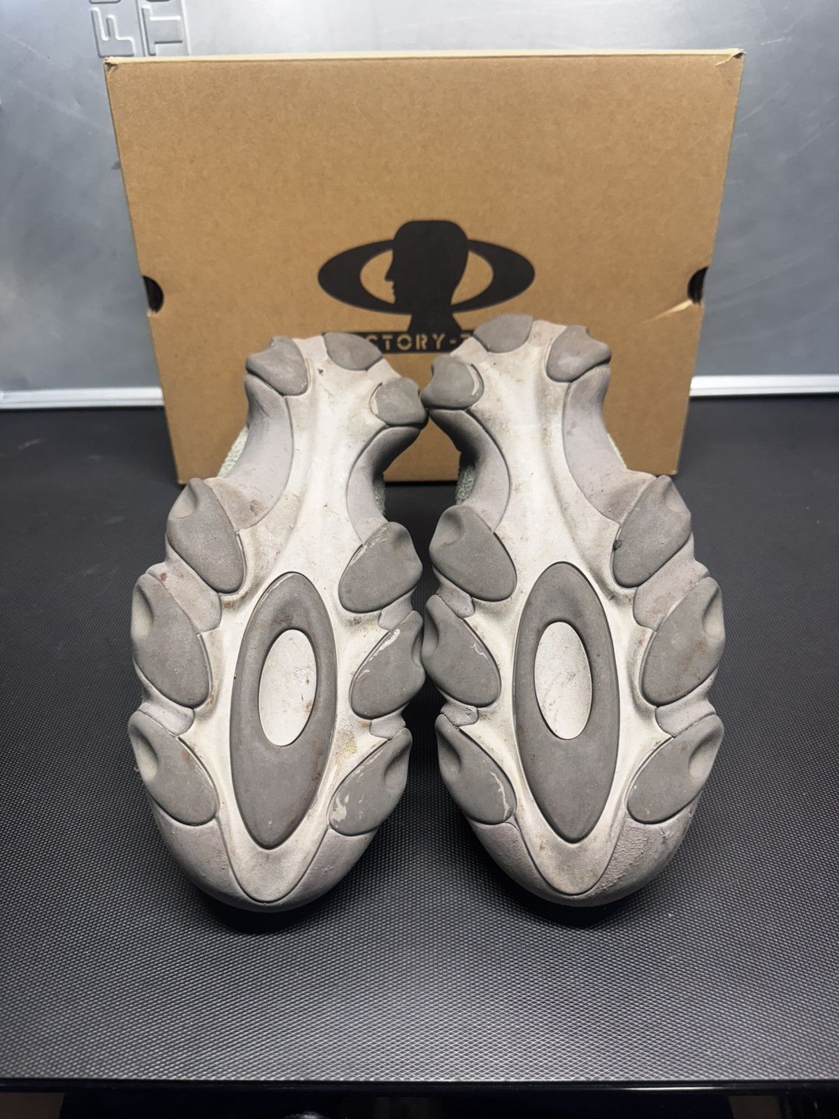 Brain Dead × Oakley Brain dead x oakley factory team flesh Size US 10 / EU 43 - 6 Thumbnail