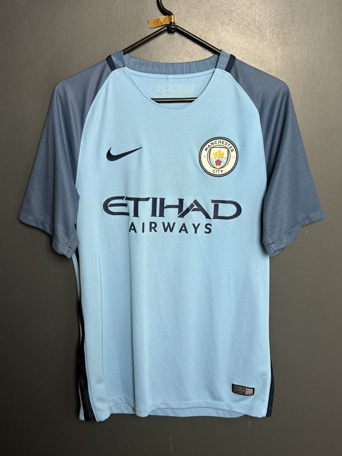 Nike Manchester City 16/17 Home Kun Aguero Football Jersey Size US S / EU 44-46 / 1 - 2 Thumbnail