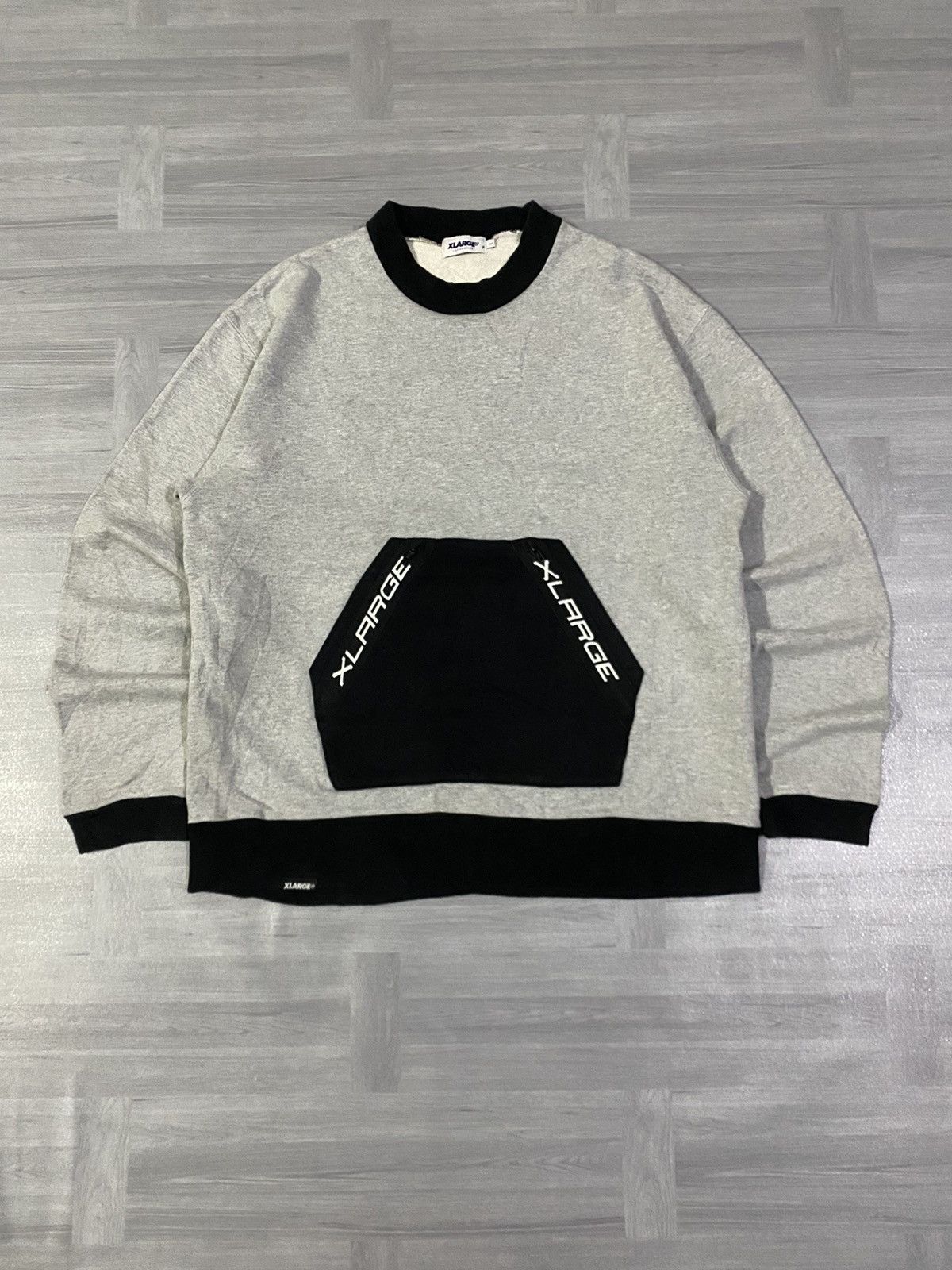 Xlarge XLarge Sweatshirt With Contrasting Design Kangaroo Pocket Size US L / EU 52-54 / 3 - 1 Thumbnail