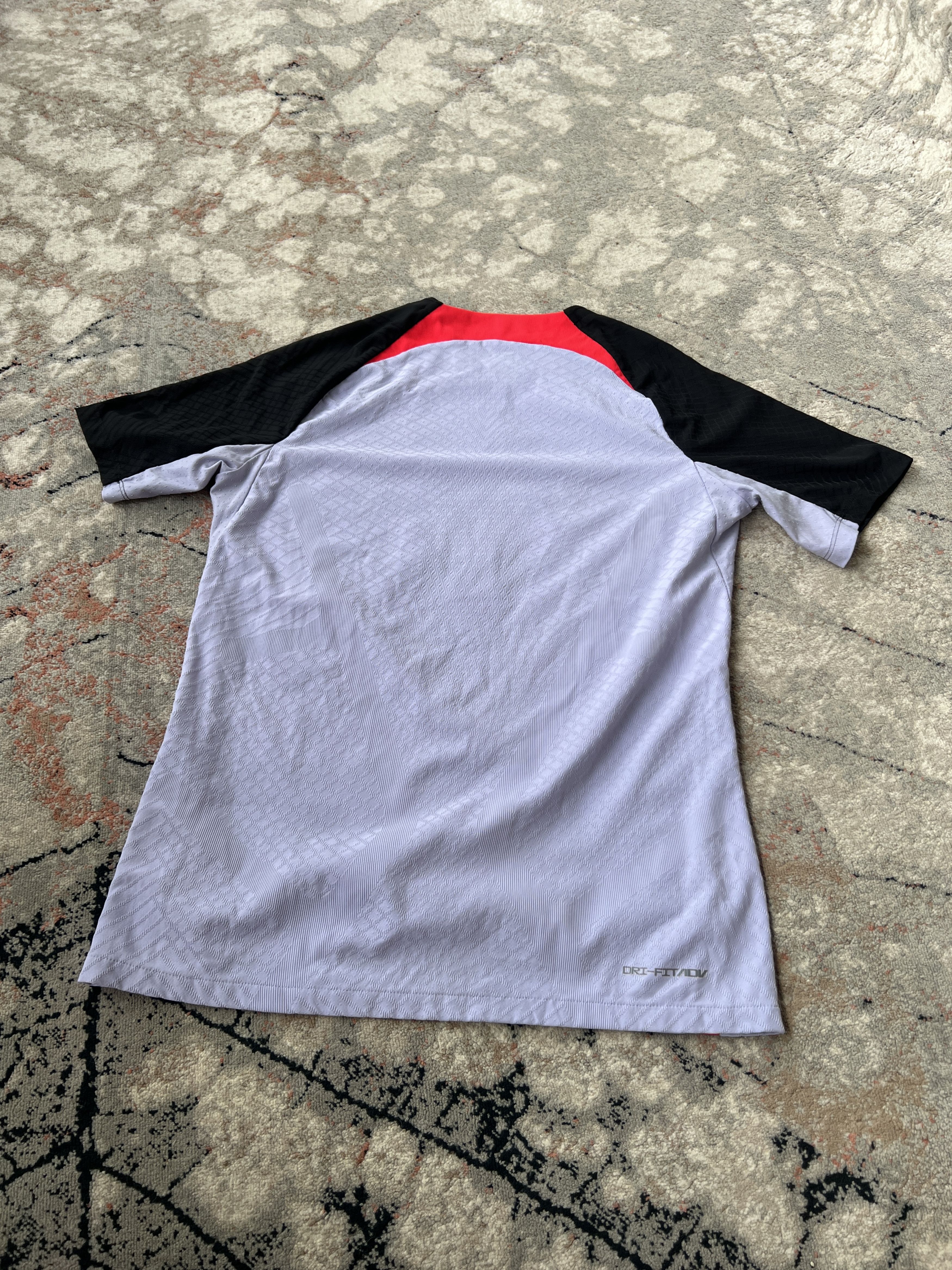 Nike Nike Liverpool Jersey Size US M / EU 48-50 / 2 - 4 Thumbnail