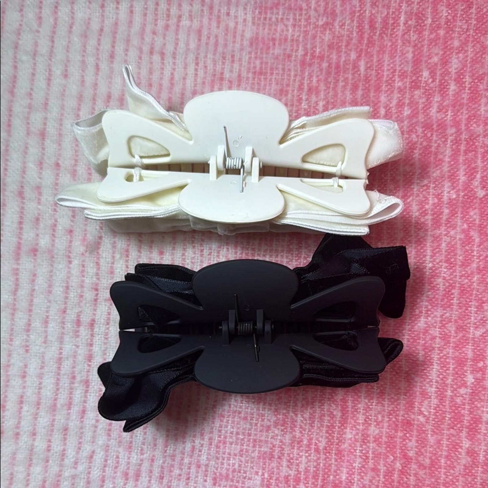 Designer Black and White Bow Hair Clips Size ONE SIZE - 2 Thumbnail