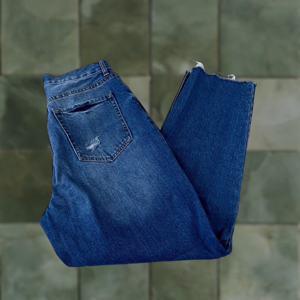 Forever 21 Forever 21 Women's Boyfriend Jeans, Size 29, Distressed Ripped Frayed Blue Cotton Blend Size 29" - 1 Thumbnail