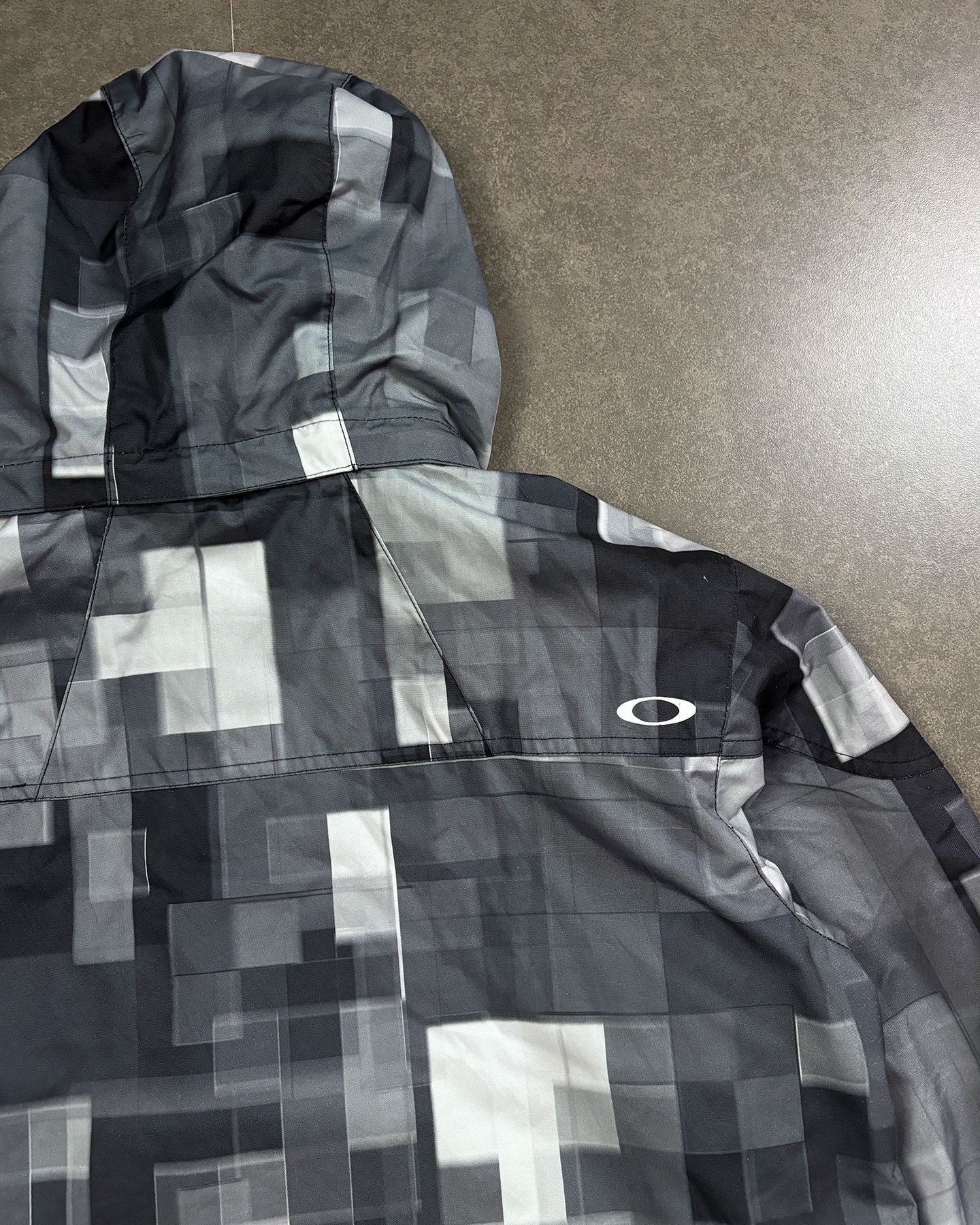Oakley Vintage Oakley Ski Jacket Geometric AOP Size US M / EU 48-50 / 2 - 13 Thumbnail