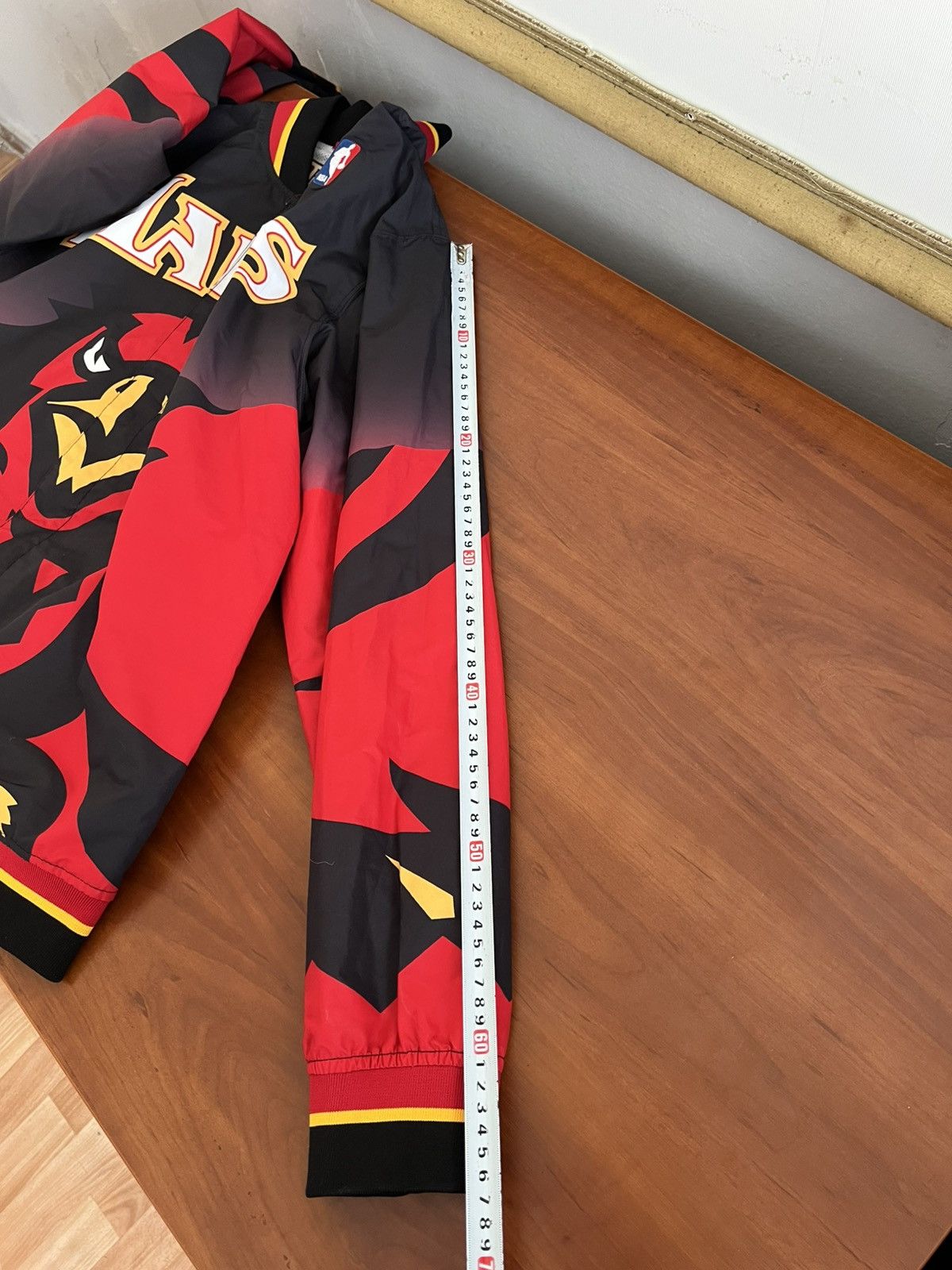 Mitchell & Ness RARE 1995/96 ATLANTA HAWKS MITCHELL&NESS NBA BOMBER JACKET L Size US L / EU 52-54 / 3 - 19 Thumbnail