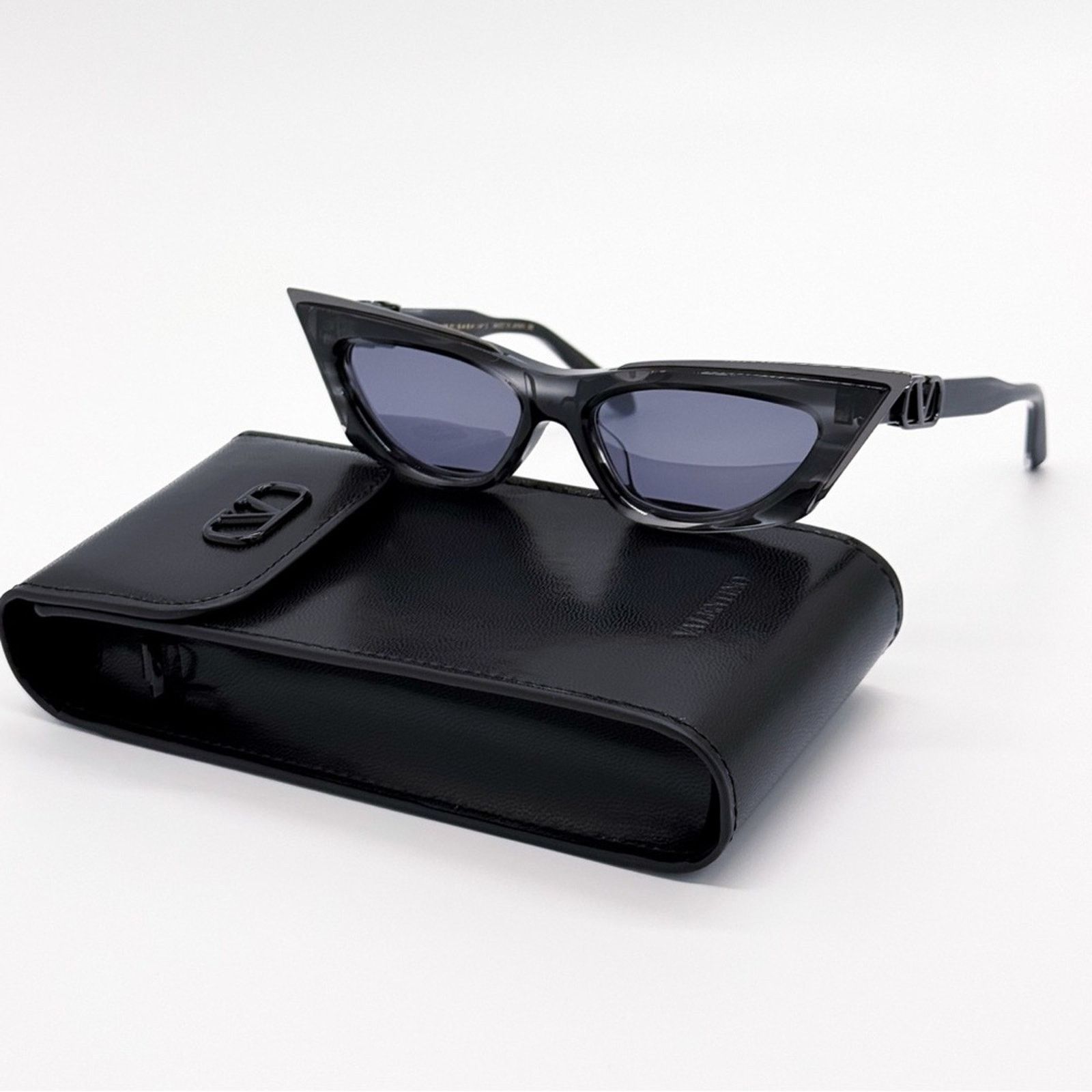 Valentino New! Valentino V GoldCut I VLS 113B Black Sunglasses Size ONE SIZE - 4 Thumbnail