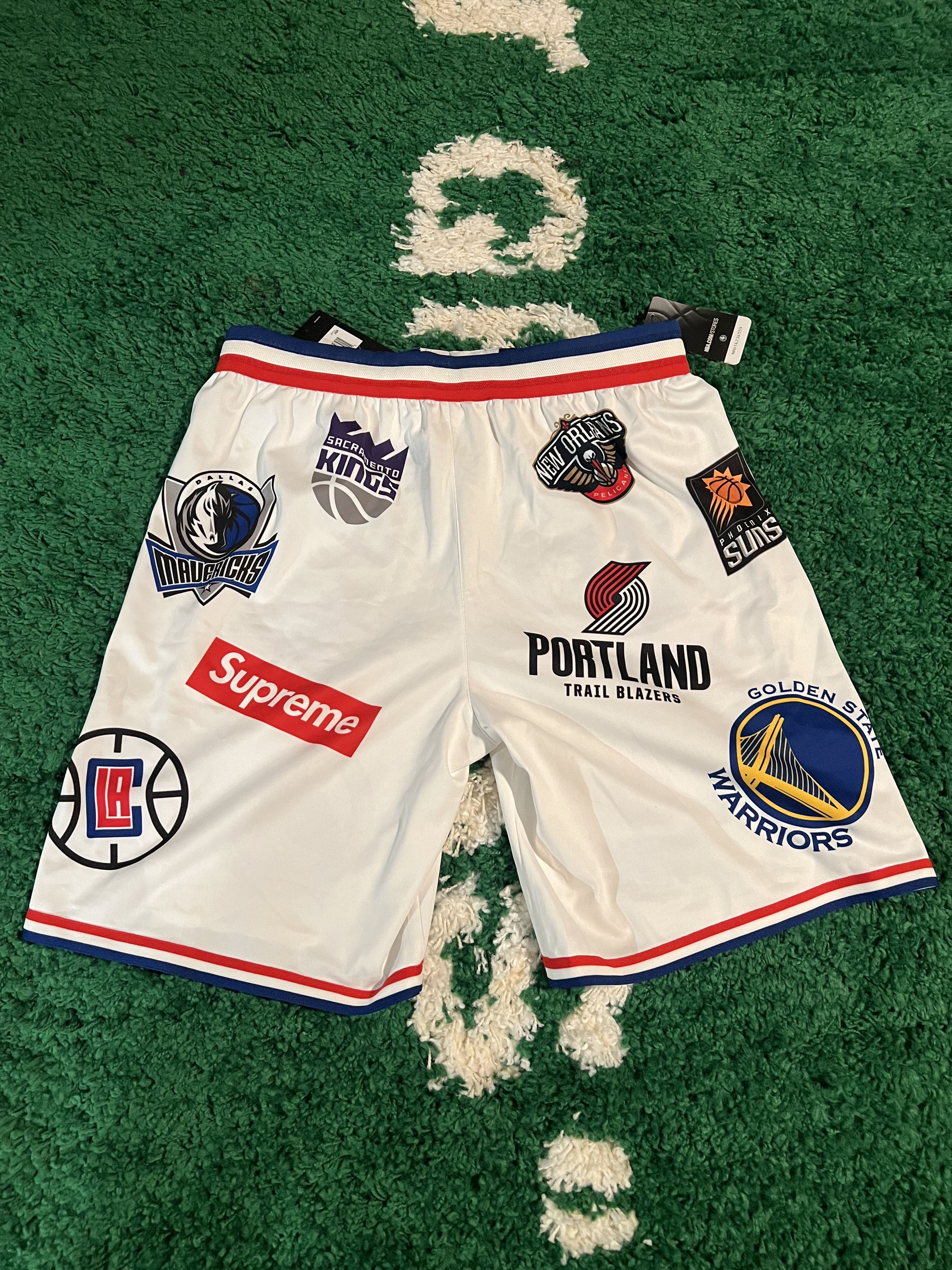 Nike × Supreme Supreme White Nike/NBA Teams Authentic Short W38 Size US 38 / EU 54 - 3 Thumbnail