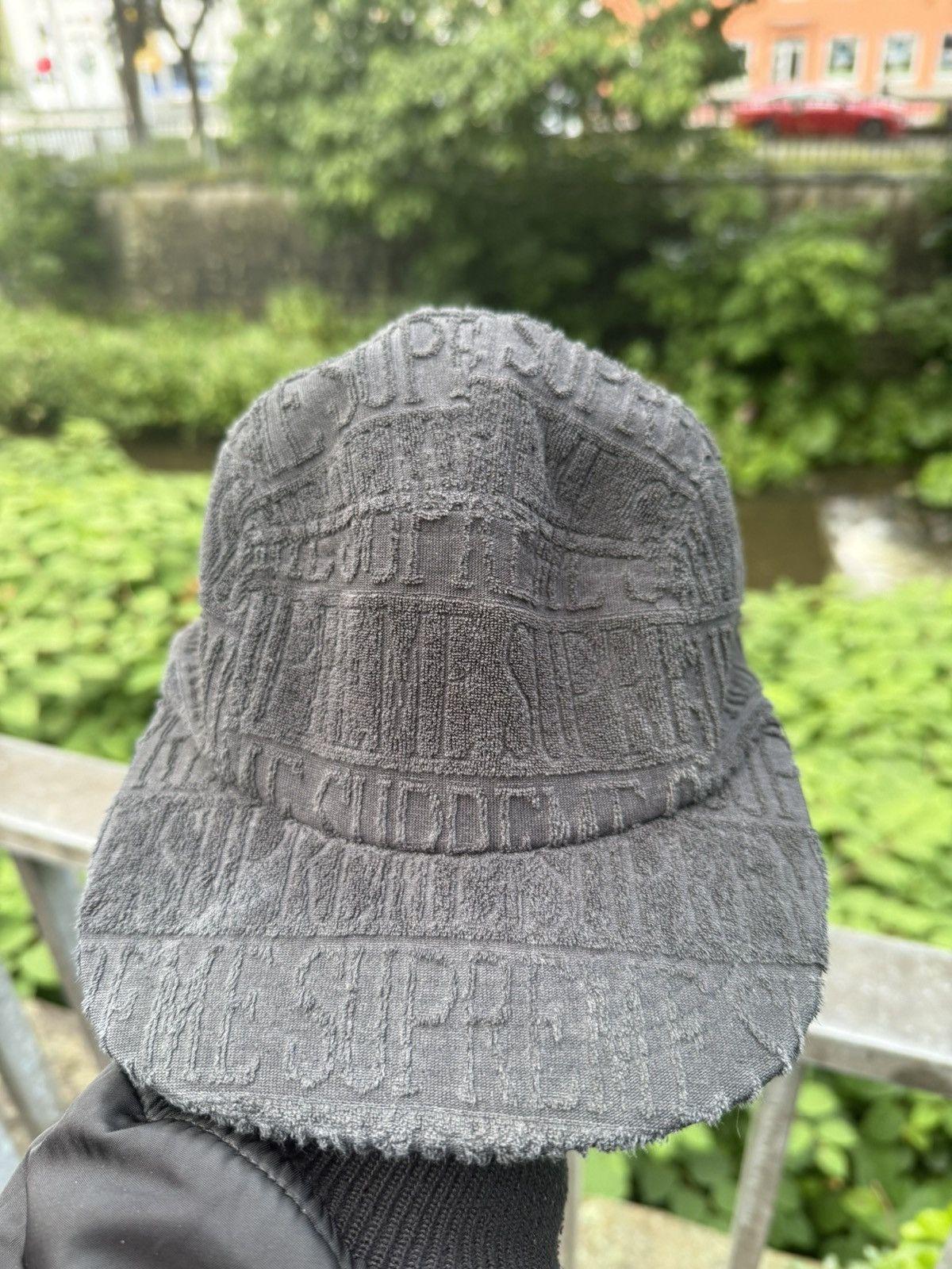 Supreme Ich verkaufe Supreme 17SS Text Stripe Terry Camp Cap Black Size ONE SIZE - 2 Thumbnail
