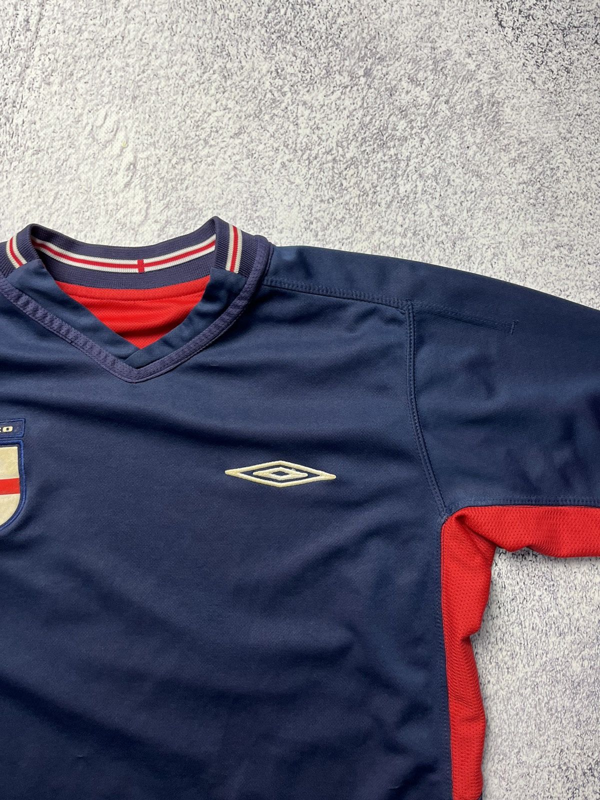 Umbro Umbro England Team Reversible Soccer Jersey 2004 Red/Navy Size US M / EU 48-50 / 2 - 23 Thumbnail