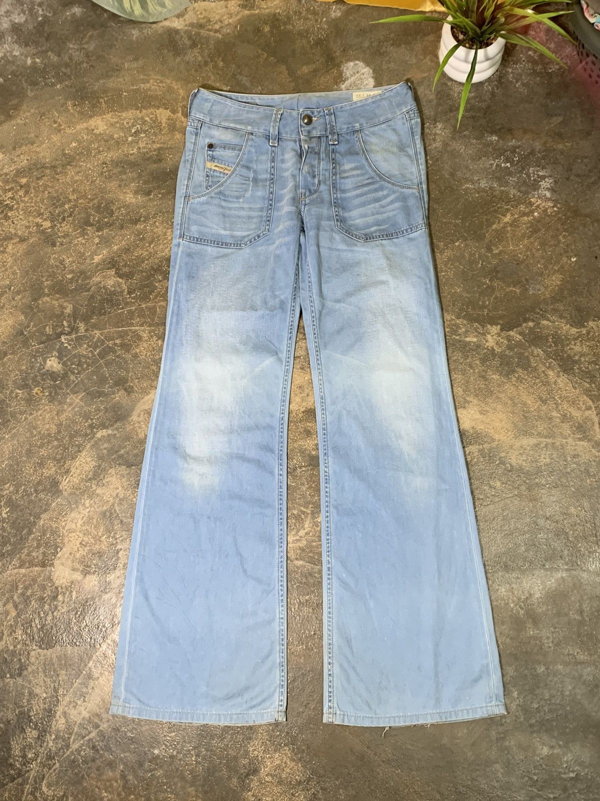 Diesel Diesel Wirky Flare Baker Jeans Size 28" / US 6 / IT 42 - 1 Thumbnail
