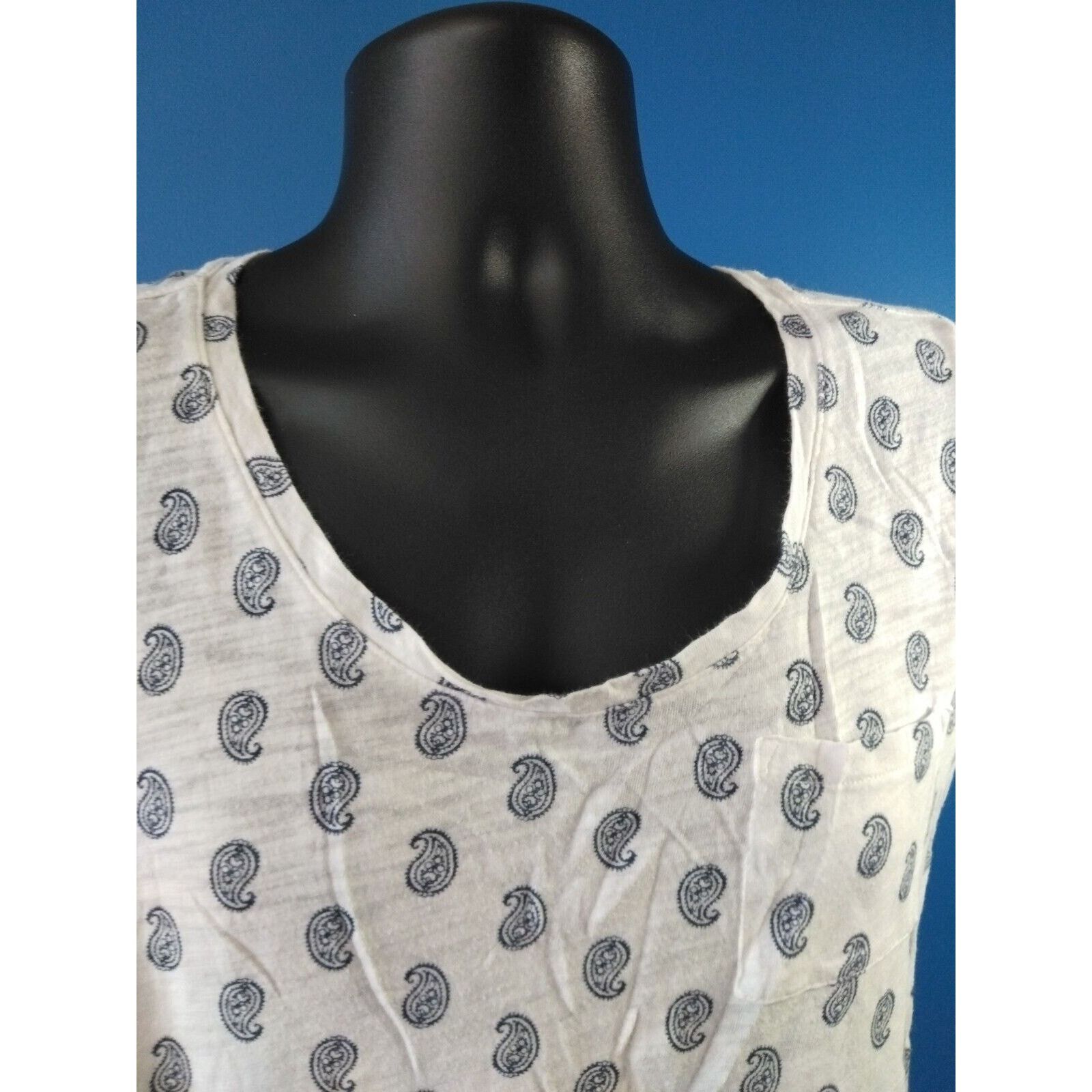 Gap Easy Tee By Gap White With Paisley Print Size Medium Size M / US 6-8 / IT 42-44 - 5 Thumbnail