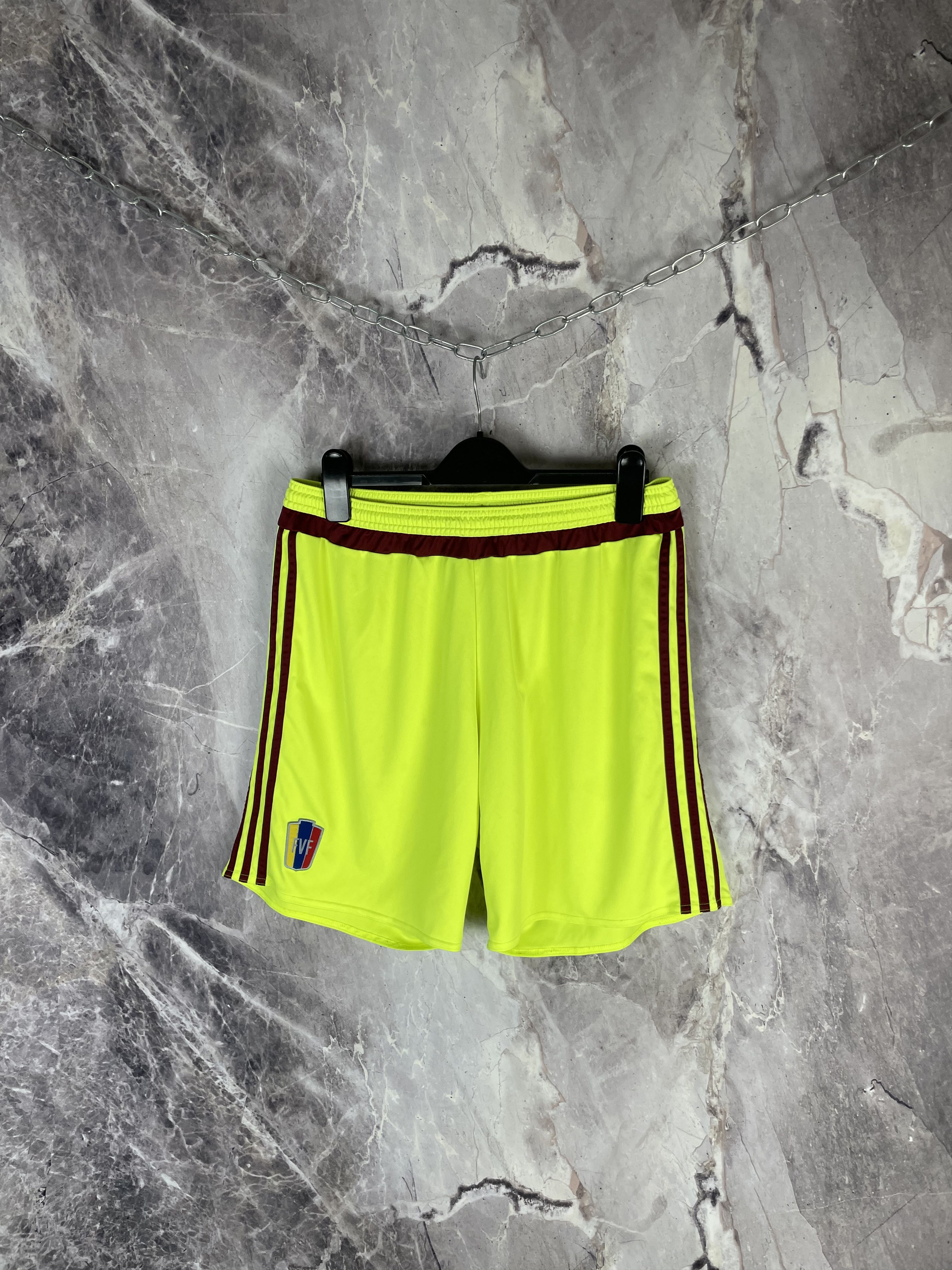 Adidas Adidas Vintage Mens Shorts Size US 34 / EU 50 - 2 Thumbnail