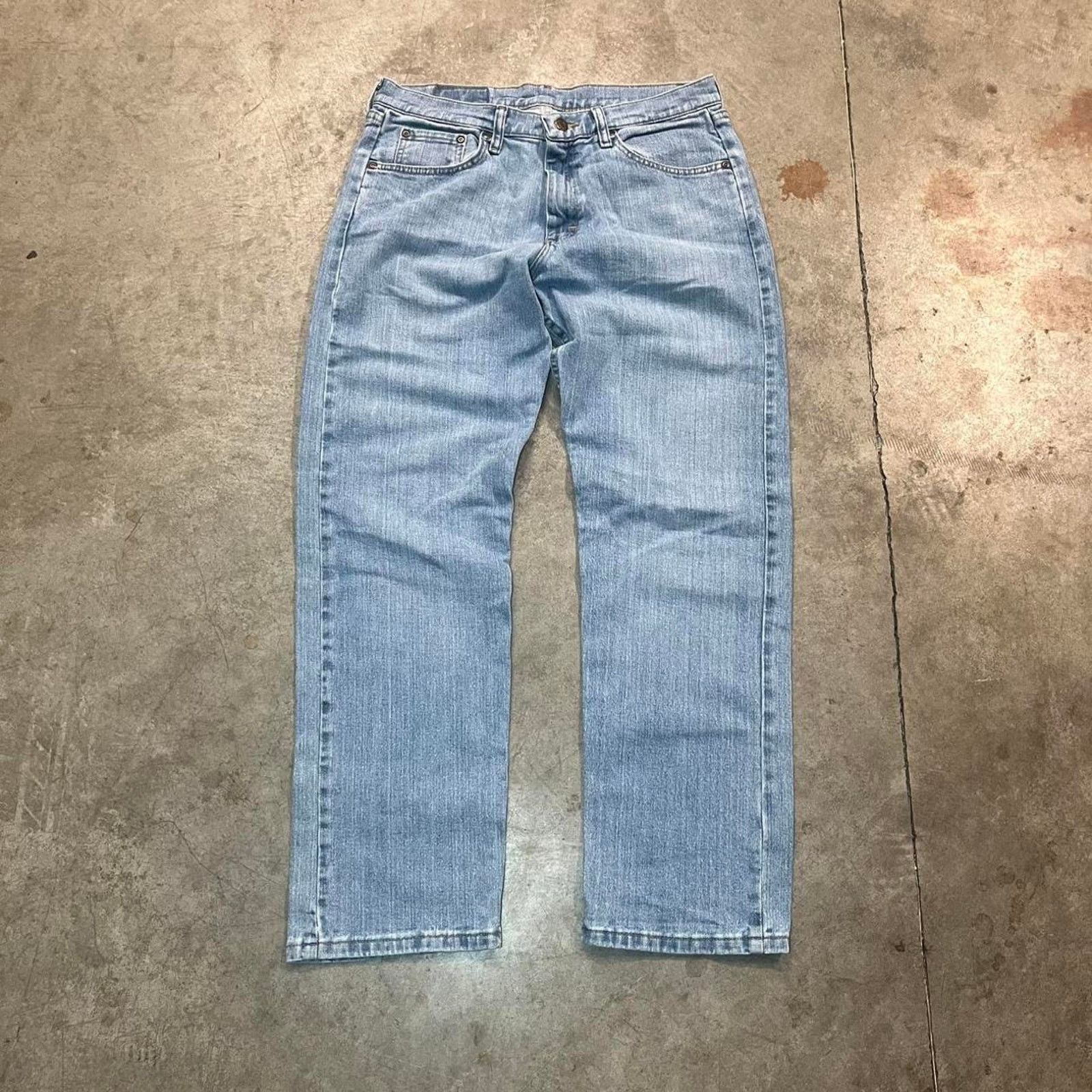 Wrangler Wrangler Light Stonewash Straight Denim Men’s Blue Jeans Size US 32 / EU 48 - 1 Thumbnail