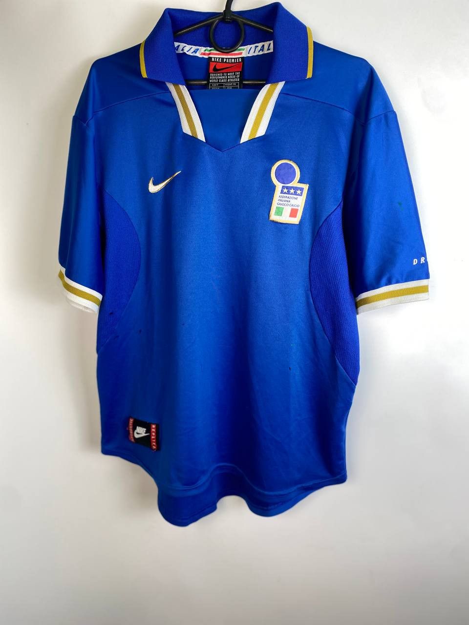 Nike × Vintage SIZE M ITALY 1996-1997 HOME FOOTBALL SHIRT JERSEY Size US M / EU 48-50 / 2 - 1 Thumbnail