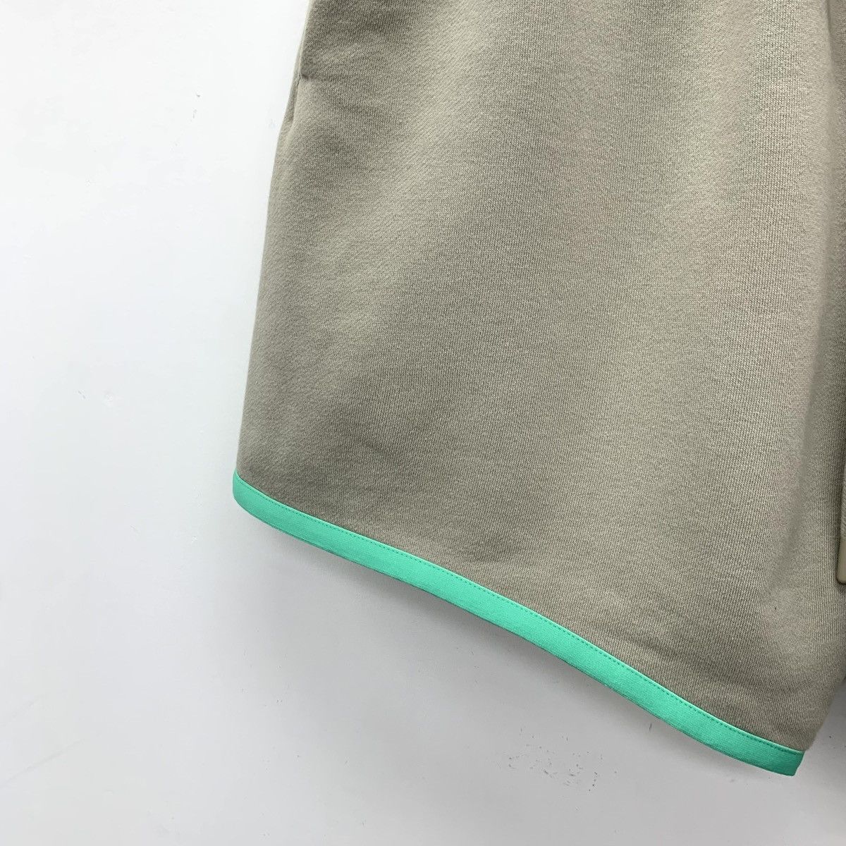 Fear of God Fear Of God Essentials Taupe Drawstring Casual Shorts K26WX Size 27" / US 4 / IT 40 - 4 Thumbnail