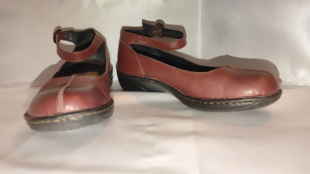 Born Born Burgundy Leather Mary Jane Size 7.5 NWOT Size US 7.5 / IT 37.5 - 6 Thumbnail