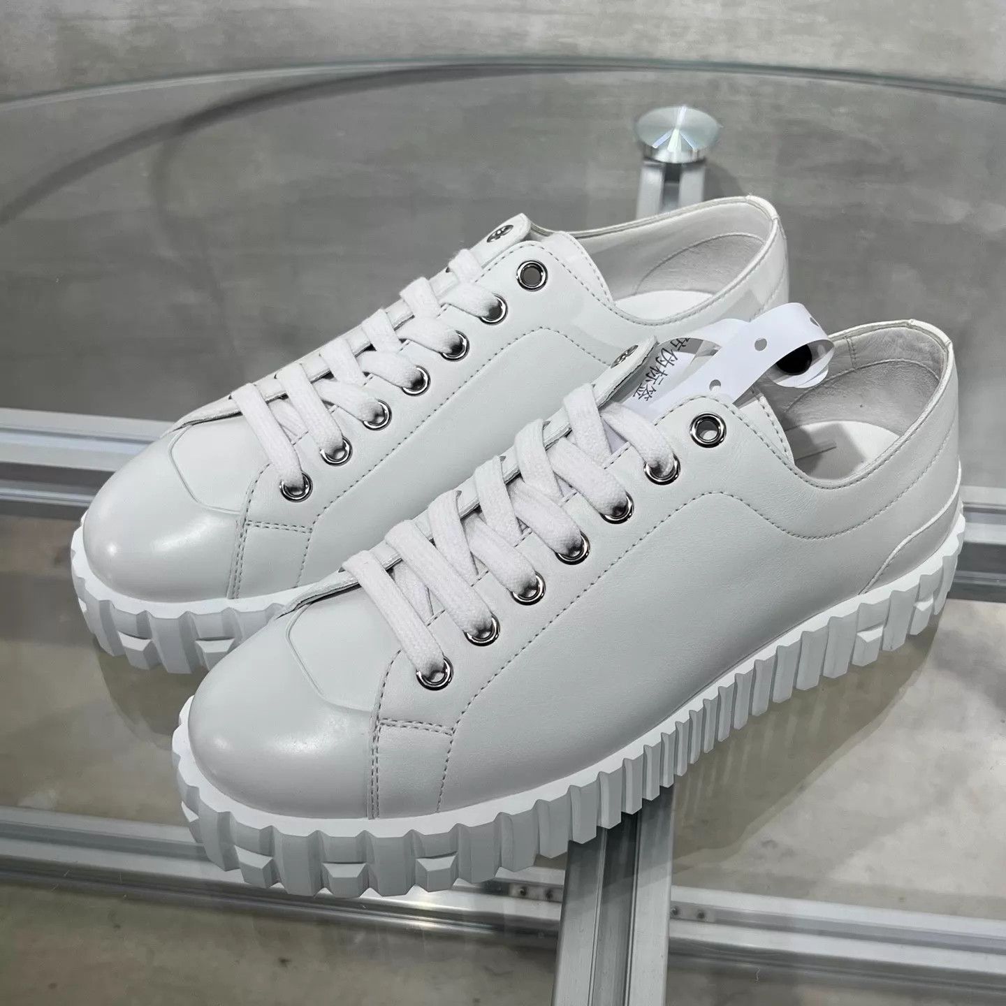 Hermes Hermes Biscuit Sneakers White 36 BNIB Size US 5.5 / IT 35.5 - 2 Thumbnail