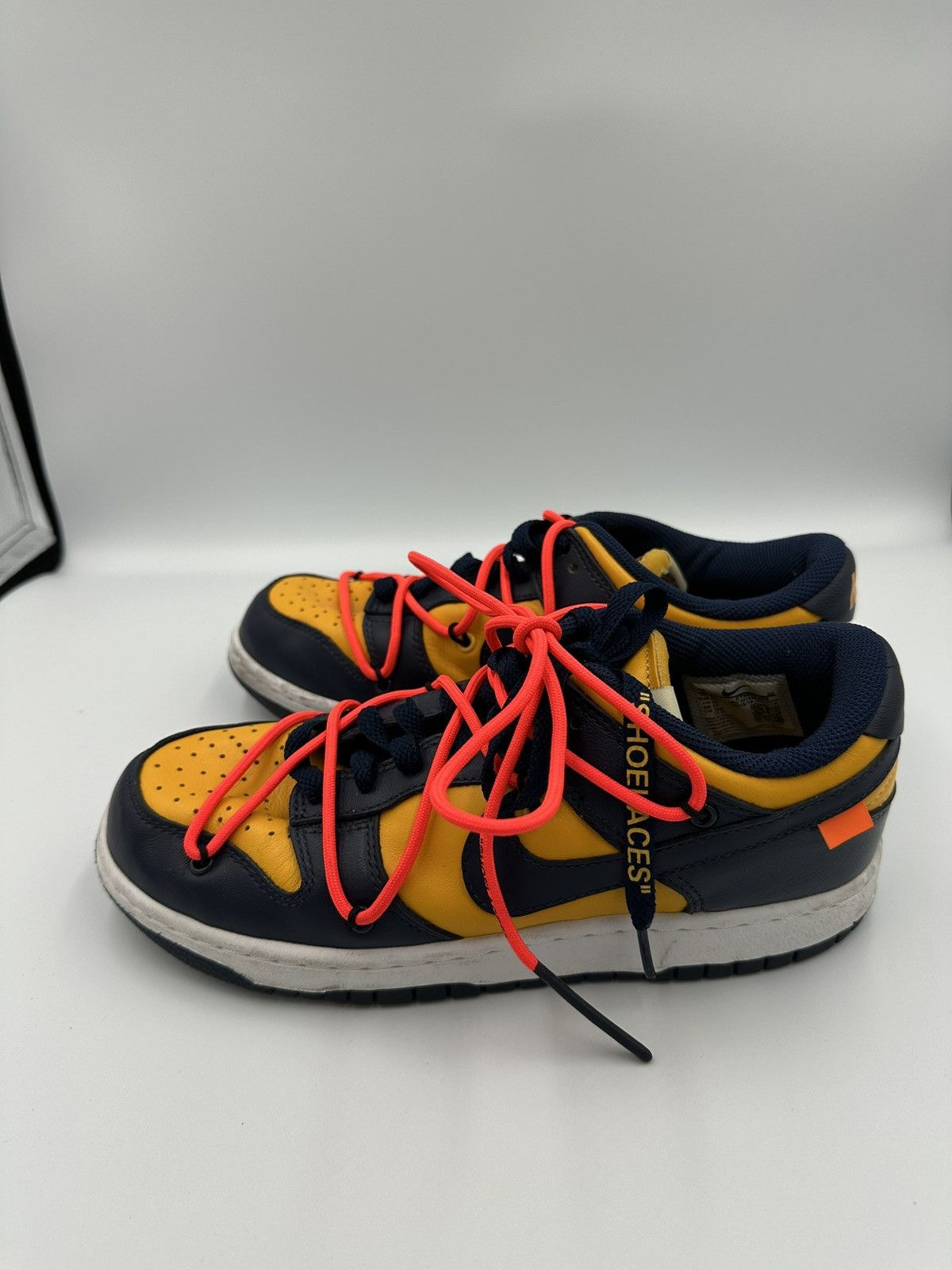 Nike × Off-White Nike Dunk Low Off White University Gold Size US 6 / EU 39 - 2 Thumbnail