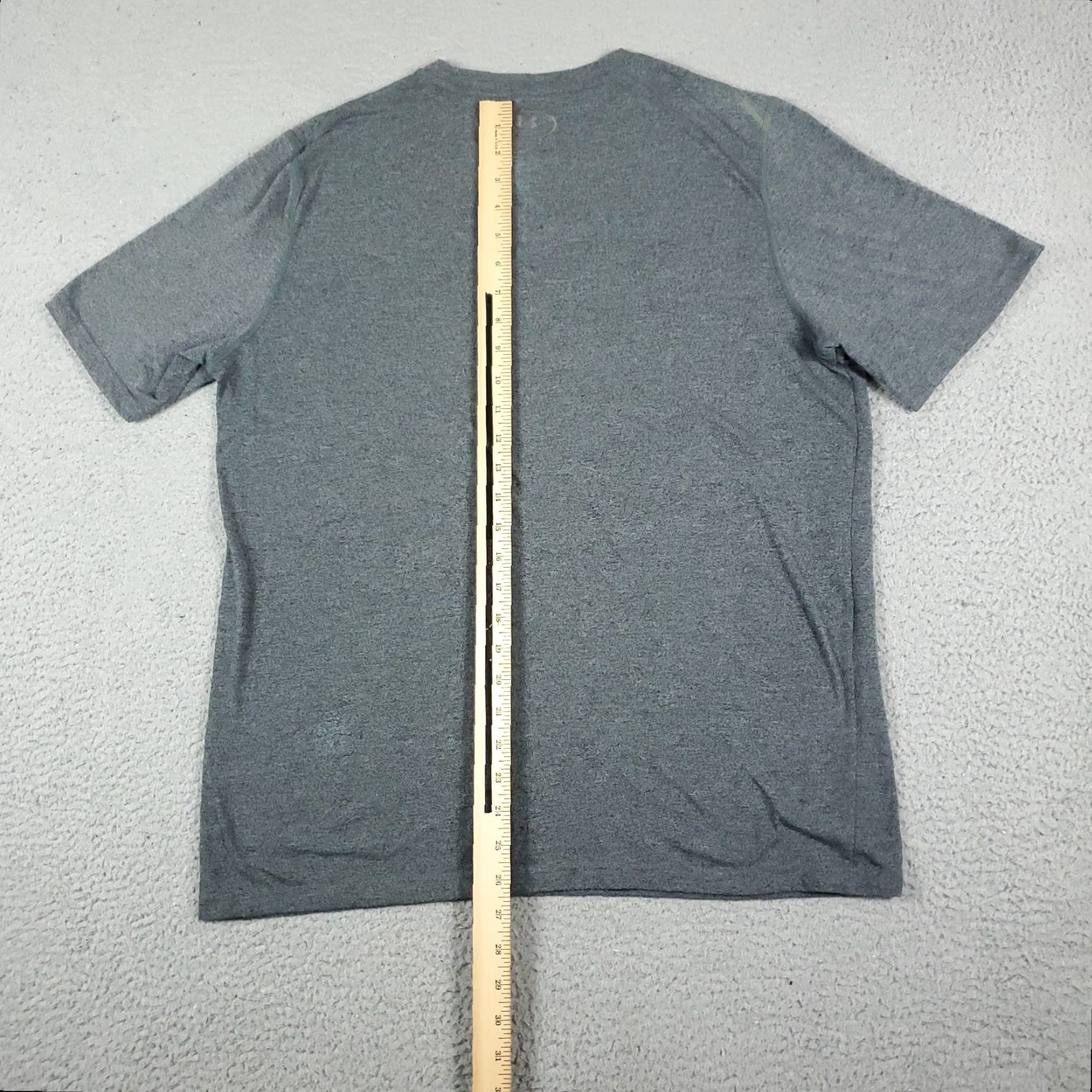 Under Armour Under Armour Gray Heatgear Active Work Out Short Sleeve T Shirt Large Stained Size US L / EU 52-54 / 3 - 5 Thumbnail