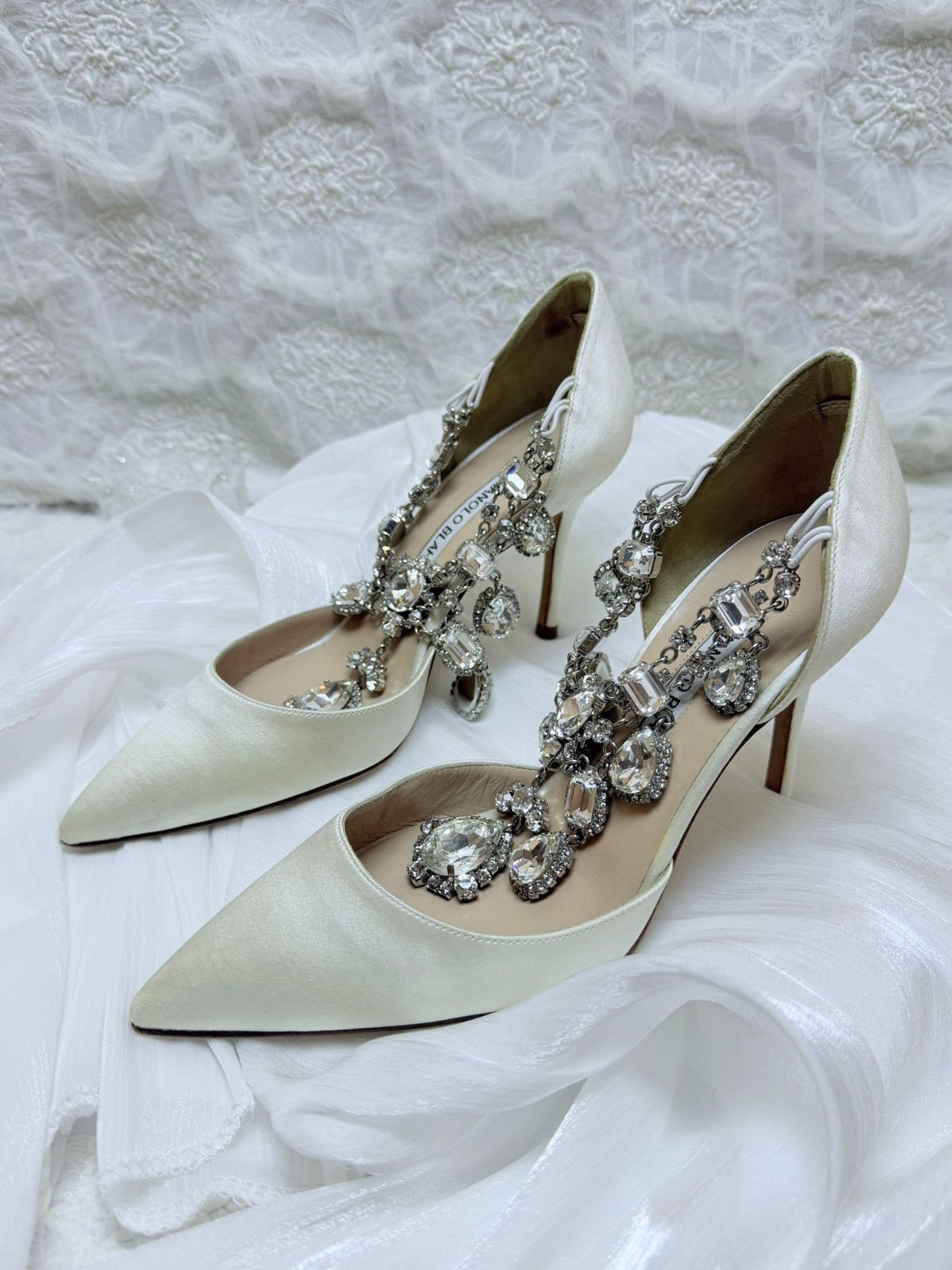 Manolo Blahnik Manolo Blahnik Limited White Lowtop Sneakers us_5-5 Women Size US 5.5 / IT 35.5 - 1 Thumbnail