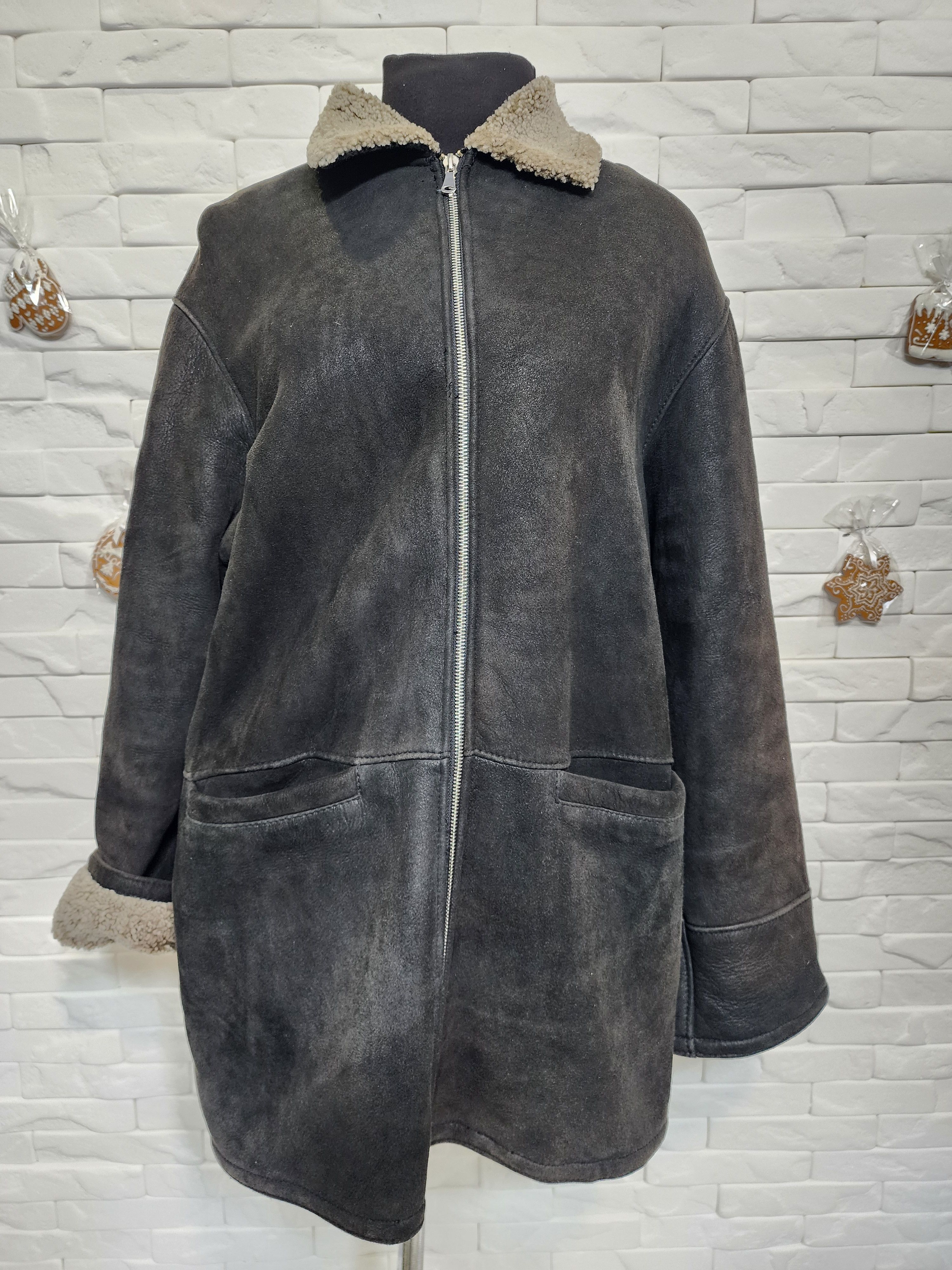 Men's Black Sheepskin Coat: Genuine Fur, Zippered