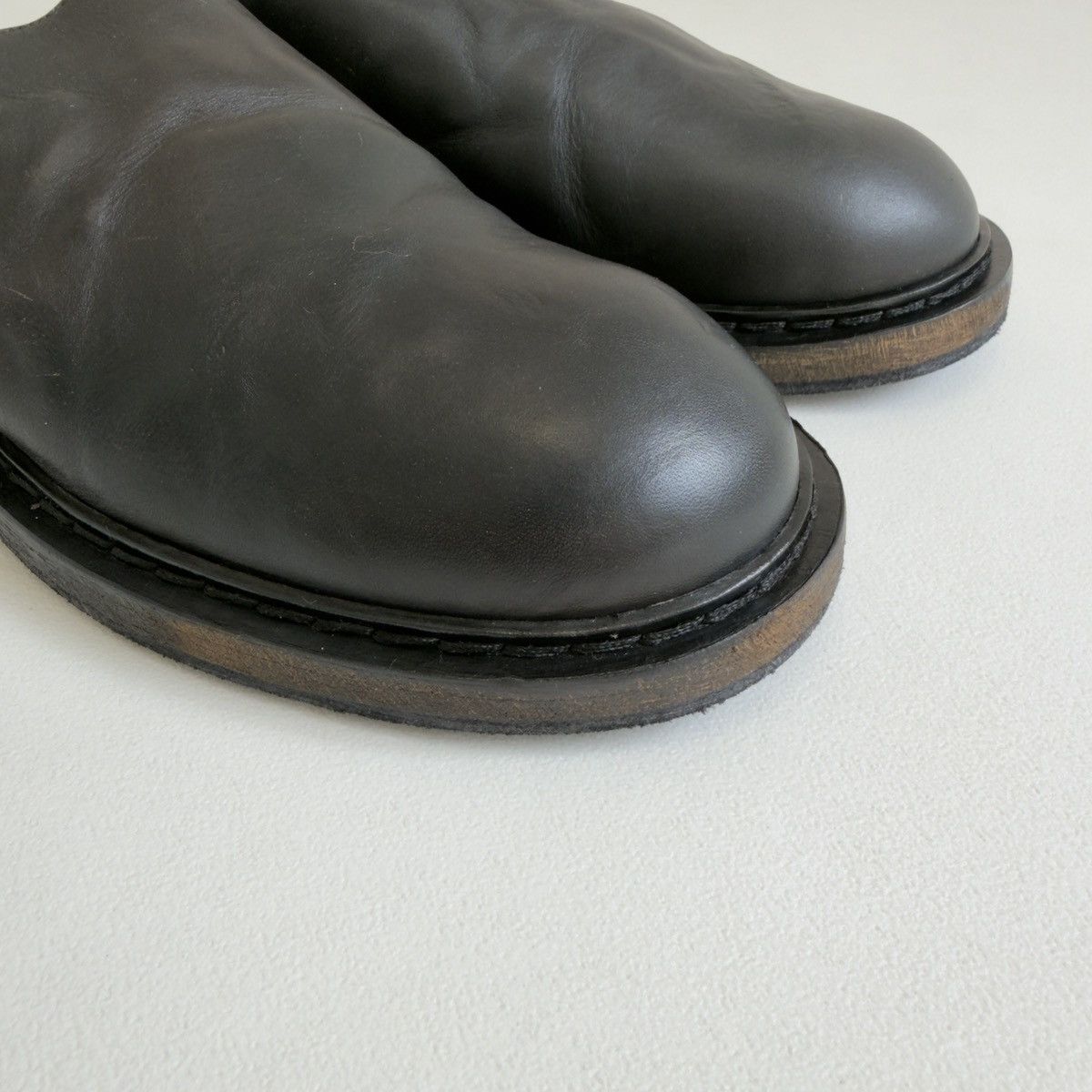 Ann Demeulemeester Early 2010s Black ‘Distressed Leather’ Mules Size US 8 / IT 38 - 13 Thumbnail