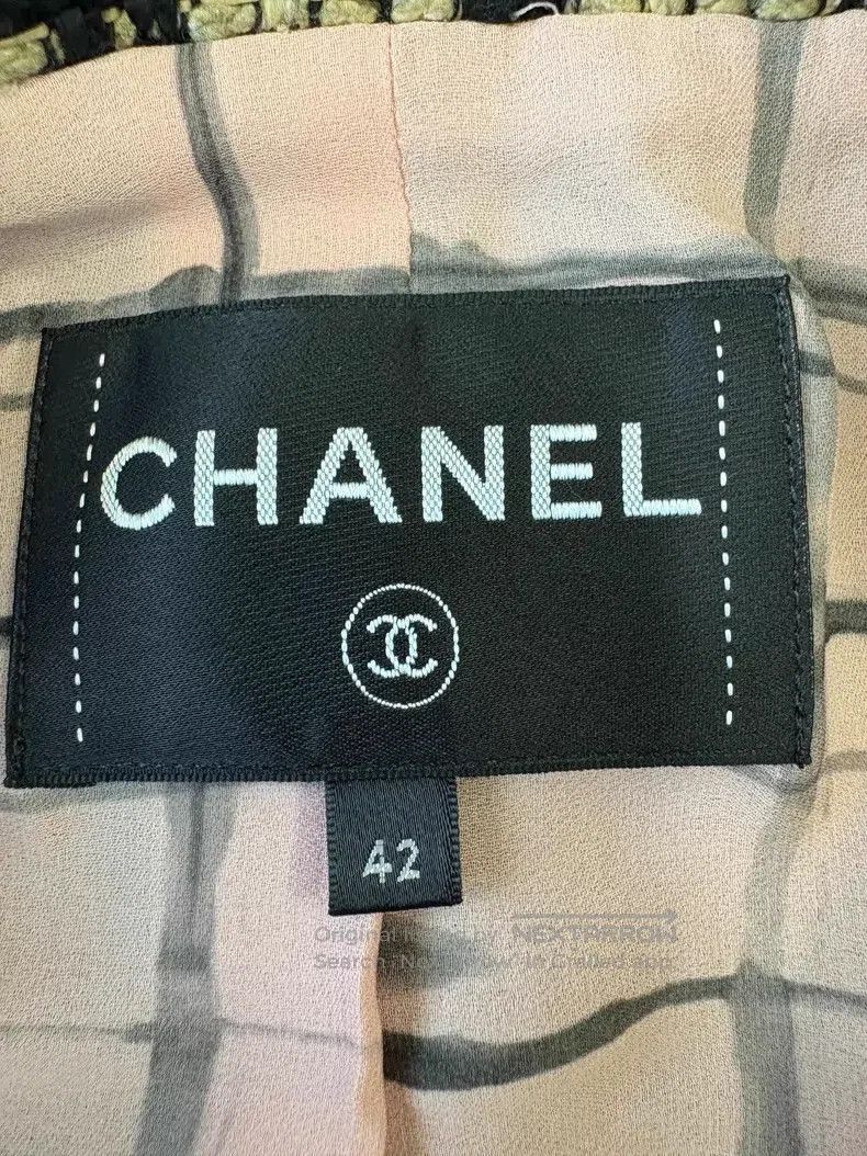 Chanel Chanel 21s black mixed colour plaid tweed mother-in-shell Size M / US 6-8 / IT 42-44 - 5 Thumbnail